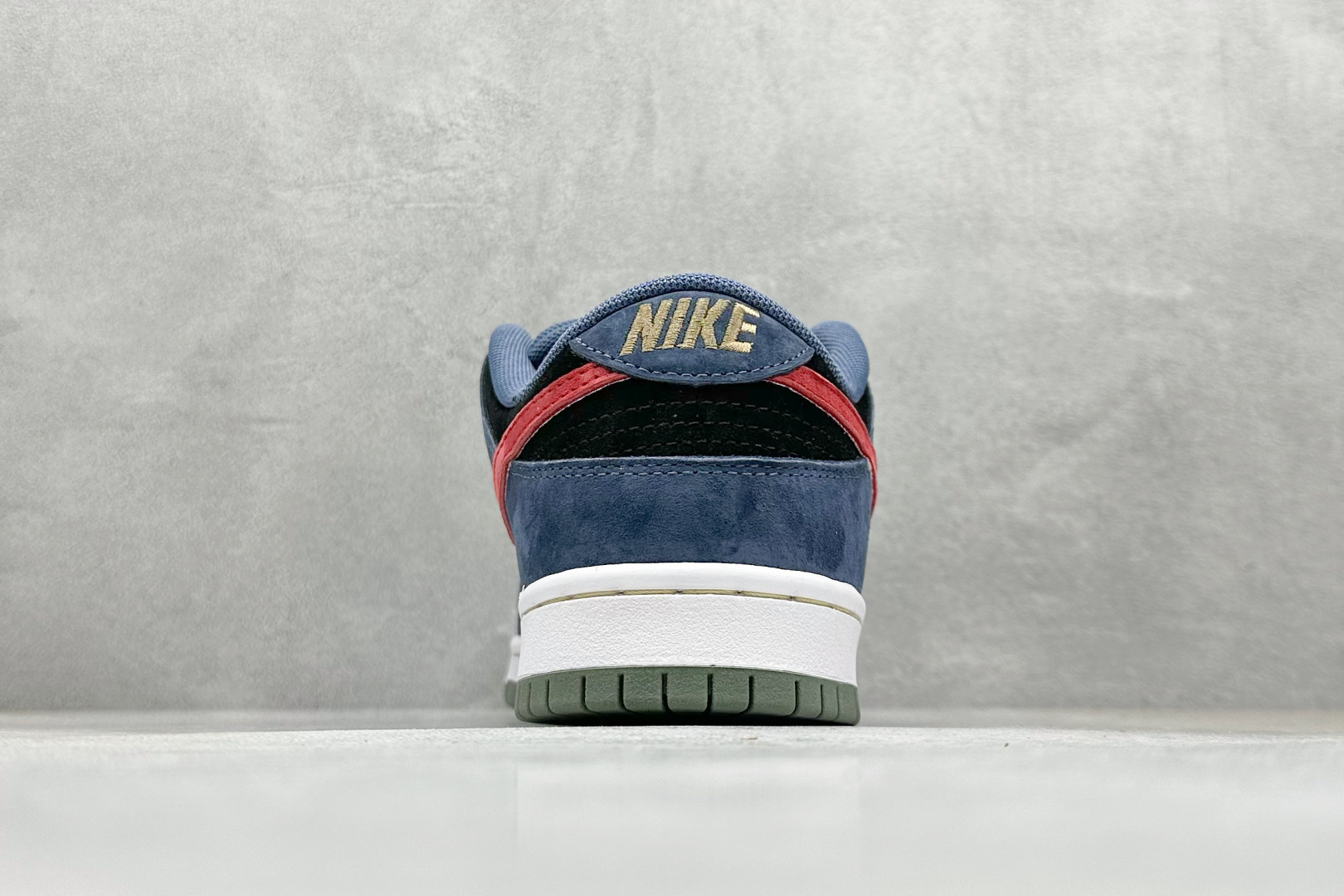 Nike SB Dunk Low 蓝红 HF3063-002 Nike SB Dunk Low 蓝红 HF3063-002
