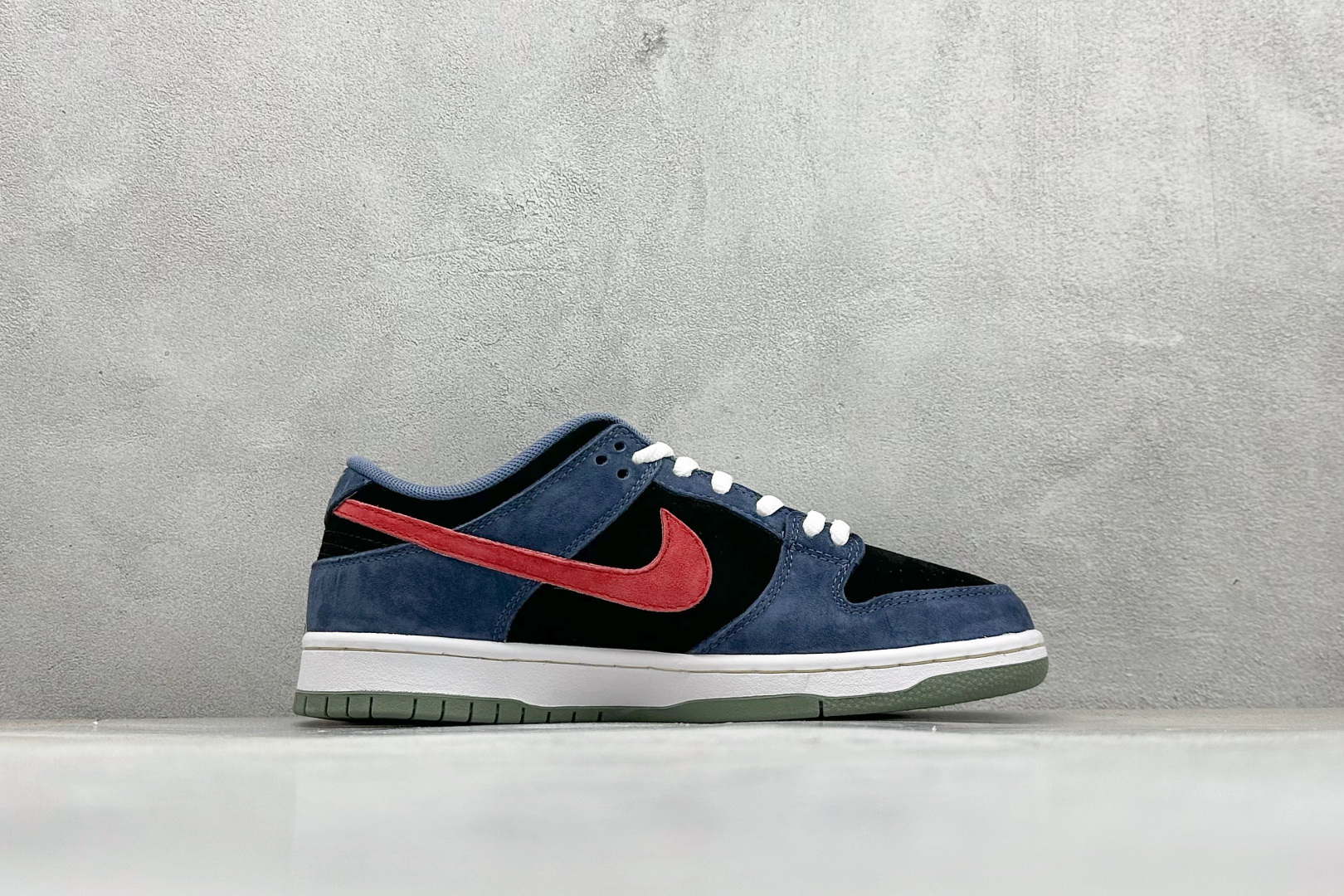 Nike SB Dunk Low 蓝红 HF3063-002 Nike SB Dunk Low 蓝红 HF3063-002