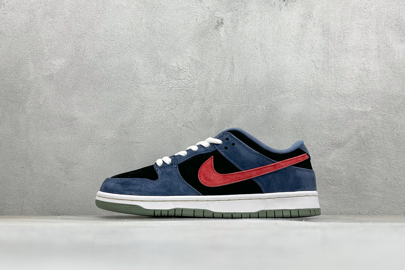 Nike SB Dunk Low 蓝红 HF3063-002 Nike SB Dunk Low 蓝红 HF3063-002