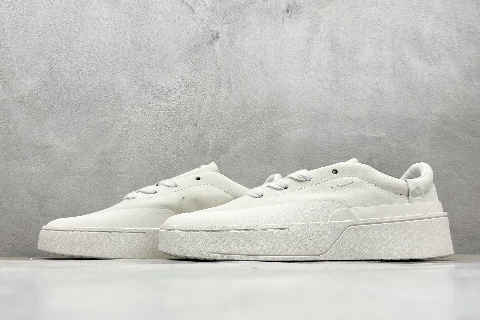 GW版AD Fos Labcourt Trainers 舒适百搭休闲低帮运动板鞋 ID6228