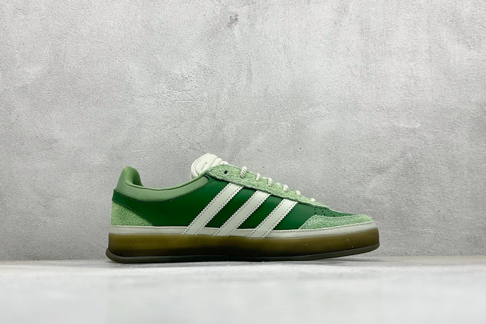 S2纯原Bad Bunny x AD 阿迪 Gazelle Indoor 坏痞兔联名低帮运动休闲板鞋 JS5049 S2纯原Bad Bunny x AD 阿迪 Gazelle Indoor 坏痞兔联名低帮运动休闲板鞋 JS5049