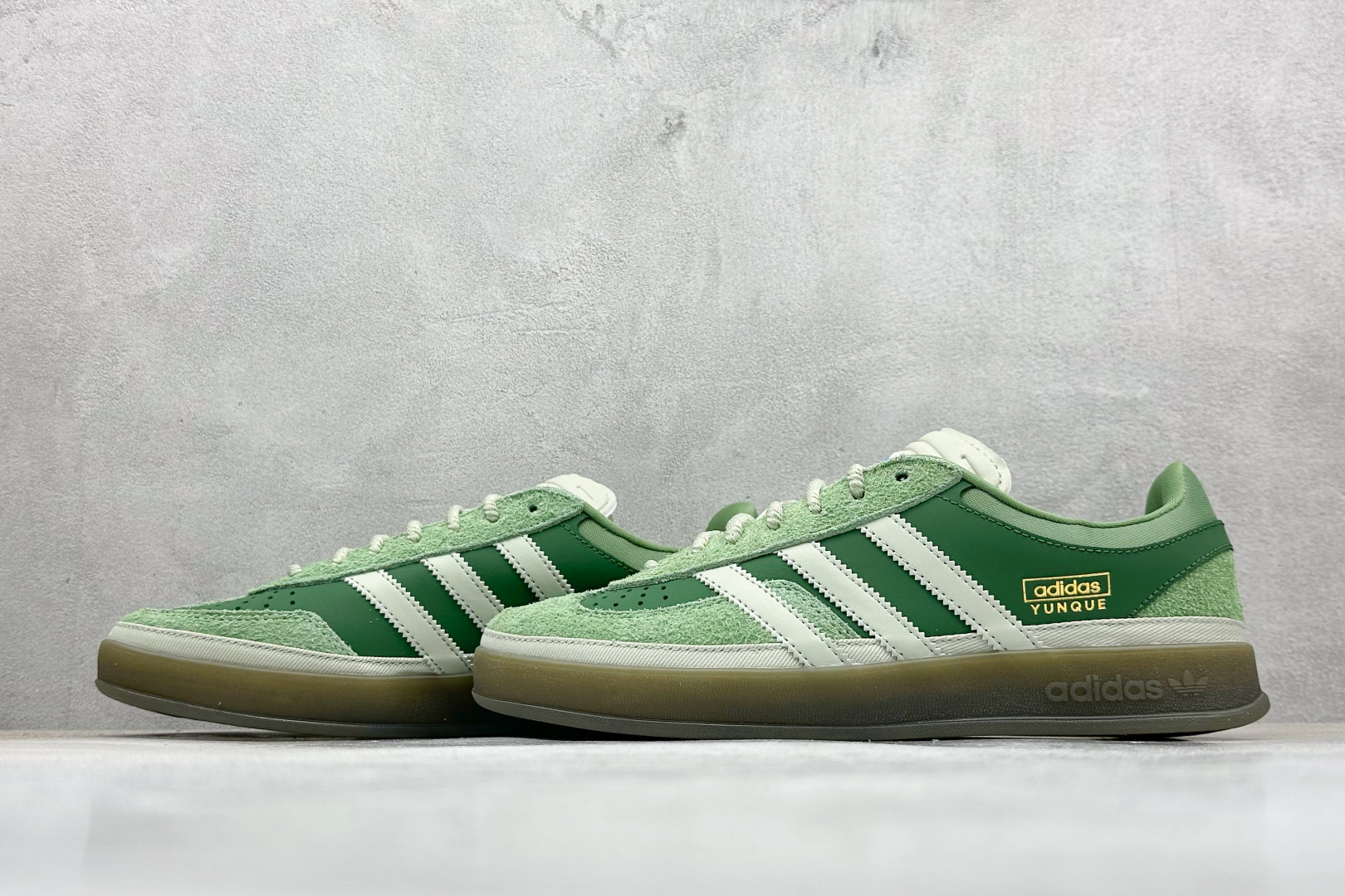 S2纯原Bad Bunny x AD 阿迪 Gazelle Indoor 坏痞兔联名低帮运动休闲板鞋 JS5049 S2纯原Bad Bunny x AD 阿迪 Gazelle Indoor 坏痞兔联名低帮运动休闲板鞋 JS5049