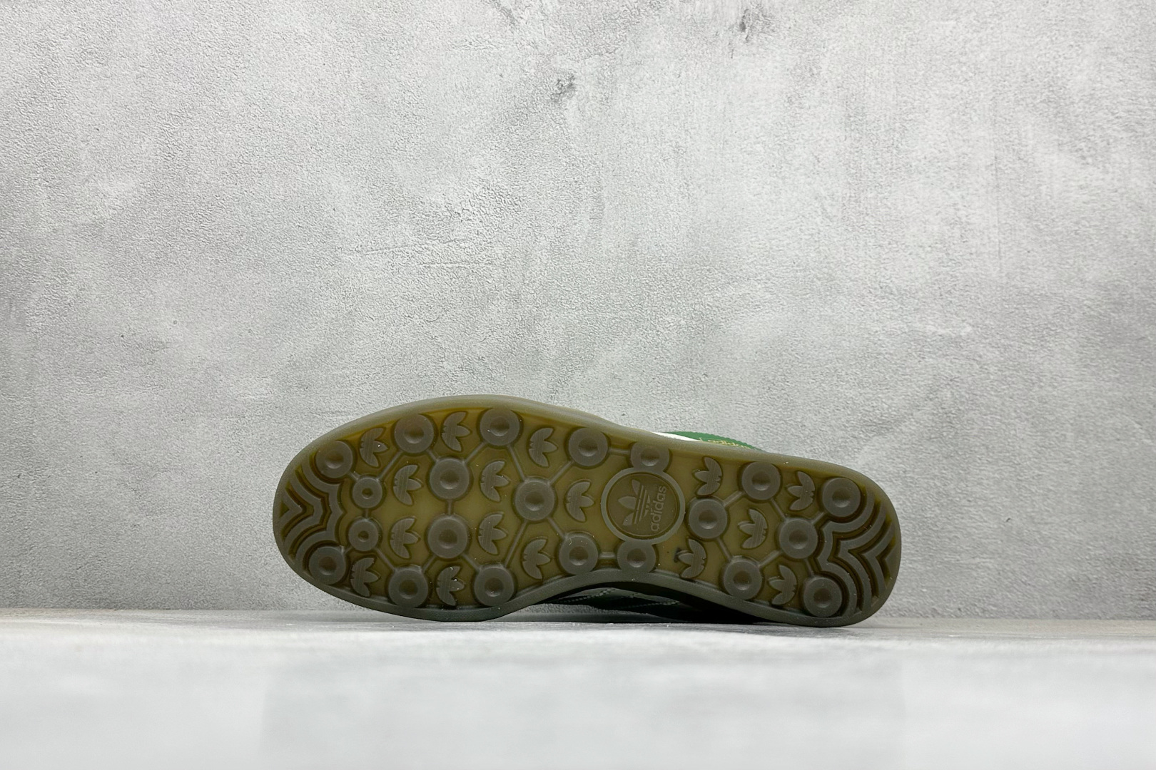 S2纯原Bad Bunny x AD 阿迪 Gazelle Indoor 坏痞兔联名低帮运动休闲板鞋 JS5049 S2纯原Bad Bunny x AD 阿迪 Gazelle Indoor 坏痞兔联名低帮运动休闲板鞋 JS5049