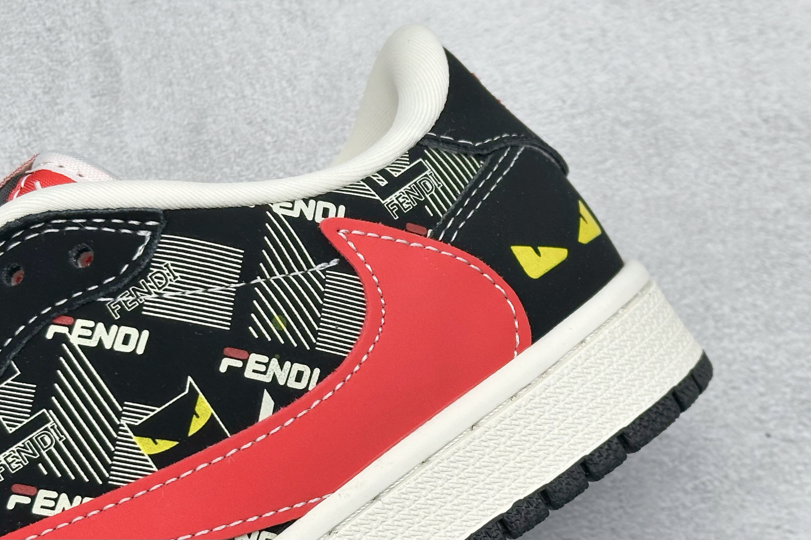 XC版Travis Scott x Fragment Design x Air Jordan 1 Low SP AJ1 乔1 芬迪联名 猫眼红勾 低帮文化休闲板鞋 XS2025-078 XC版Travis Scott x Fragment Design x Air Jordan 1 Low SP AJ1 乔1 芬迪联名 猫眼红勾 低帮文化休闲板鞋 XS2025-078