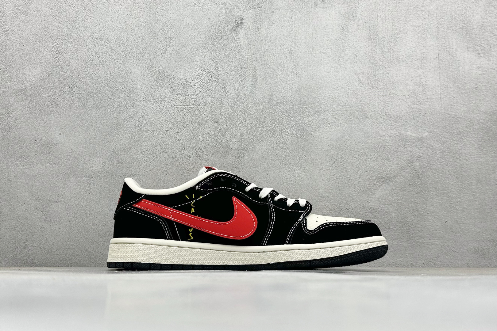 XC版Travis Scott x Fragment Design x Air Jordan 1 Low SP AJ1 乔1 芬迪联名 猫眼红勾 低帮文化休闲板鞋 XS2025-078 XC版Travis Scott x Fragment Design x Air Jordan 1 Low SP AJ1 乔1 芬迪联名 猫眼红勾 低帮文化休闲板鞋 XS2025-078