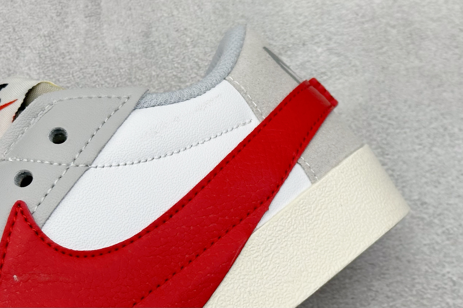 PG版Nike Blazer low 77 JUMBO 开括者大勾低帮休闲板鞋 DQ8769-100 PG版Nike Blazer low 77 JUMBO 开括者大勾低帮休闲板鞋 DQ8769-100