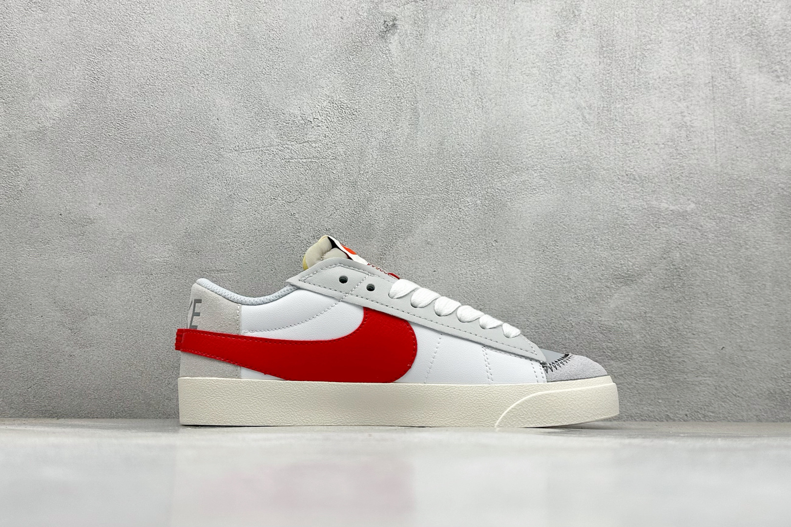 PG版Nike Blazer low 77 JUMBO 开括者大勾低帮休闲板鞋 DQ8769-100 PG版Nike Blazer low 77 JUMBO 开括者大勾低帮休闲板鞋 DQ8769-100