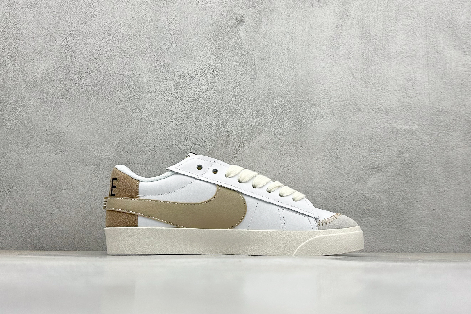 PG版Nike Blazer low 77 JUMBO 开括者大勾低帮休闲板鞋 DZ2772-121