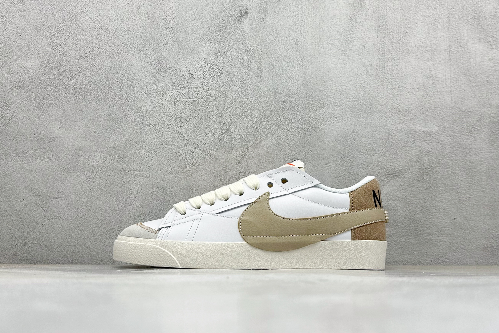 PG版Nike Blazer low 77 JUMBO 开括者大勾低帮休闲板鞋 DZ2772-121