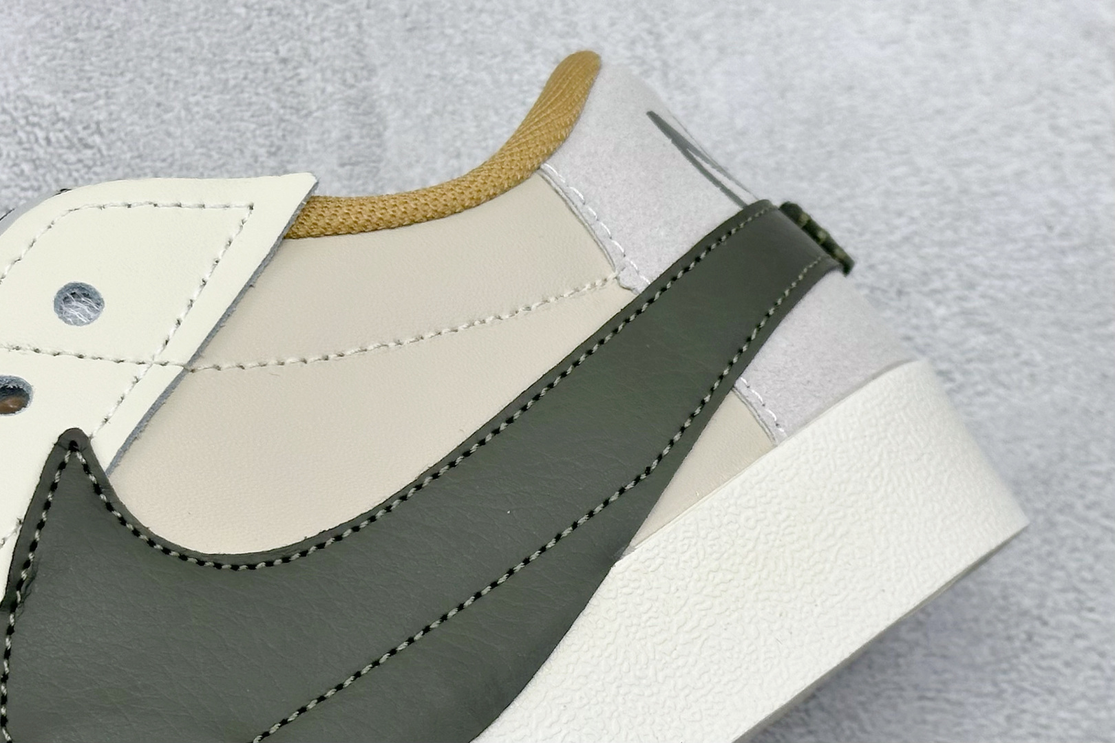 PG版Nike Blazer low 77 JUMBO 开括者大勾低帮休闲板鞋 DQ1470-105 PG版Nike Blazer low 77 JUMBO 开括者大勾低帮休闲板鞋 DQ1470-105