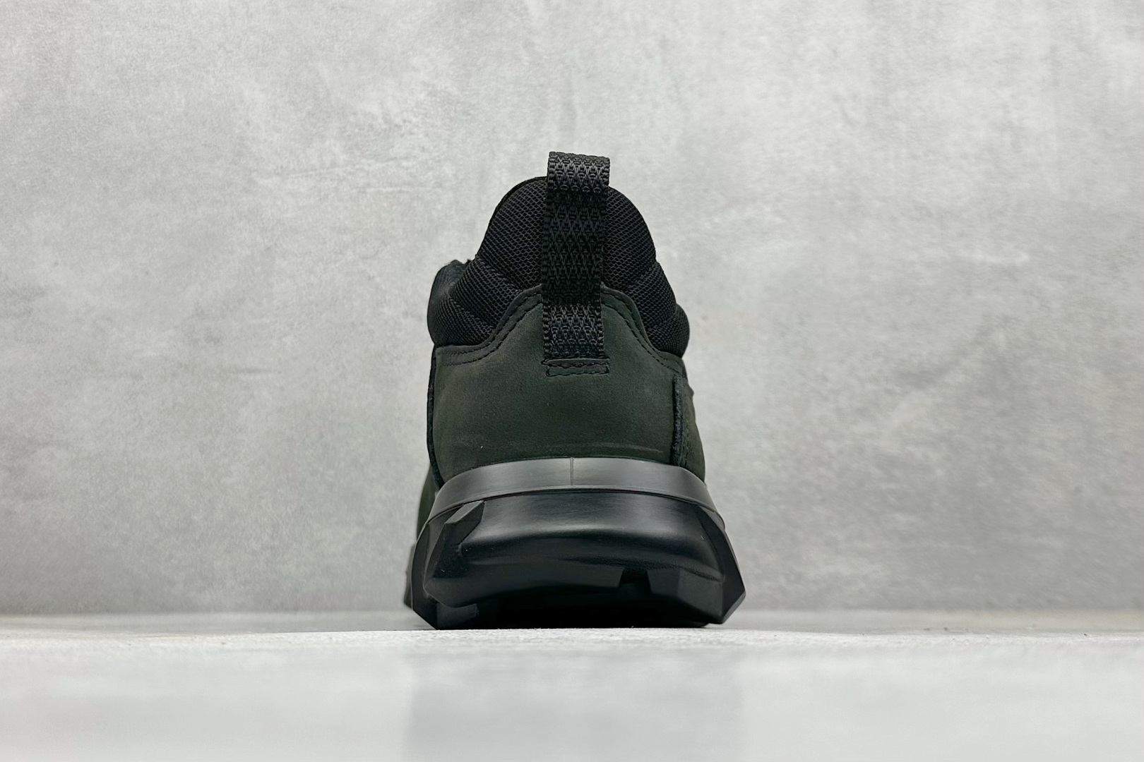 260 Ecco/爱步 百搭休闲老爹运动健步鞋 头层磨砂牛皮经典和现代工艺品质融合 820314