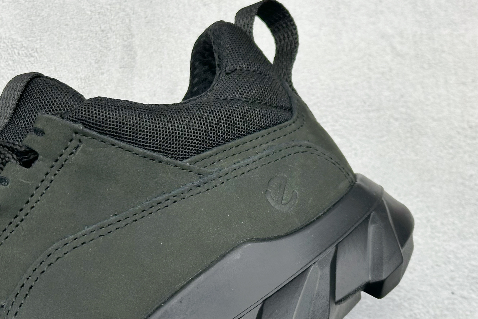 260 Ecco/爱步 百搭休闲老爹运动健步鞋 头层磨砂牛皮经典和现代工艺品质融合 820314