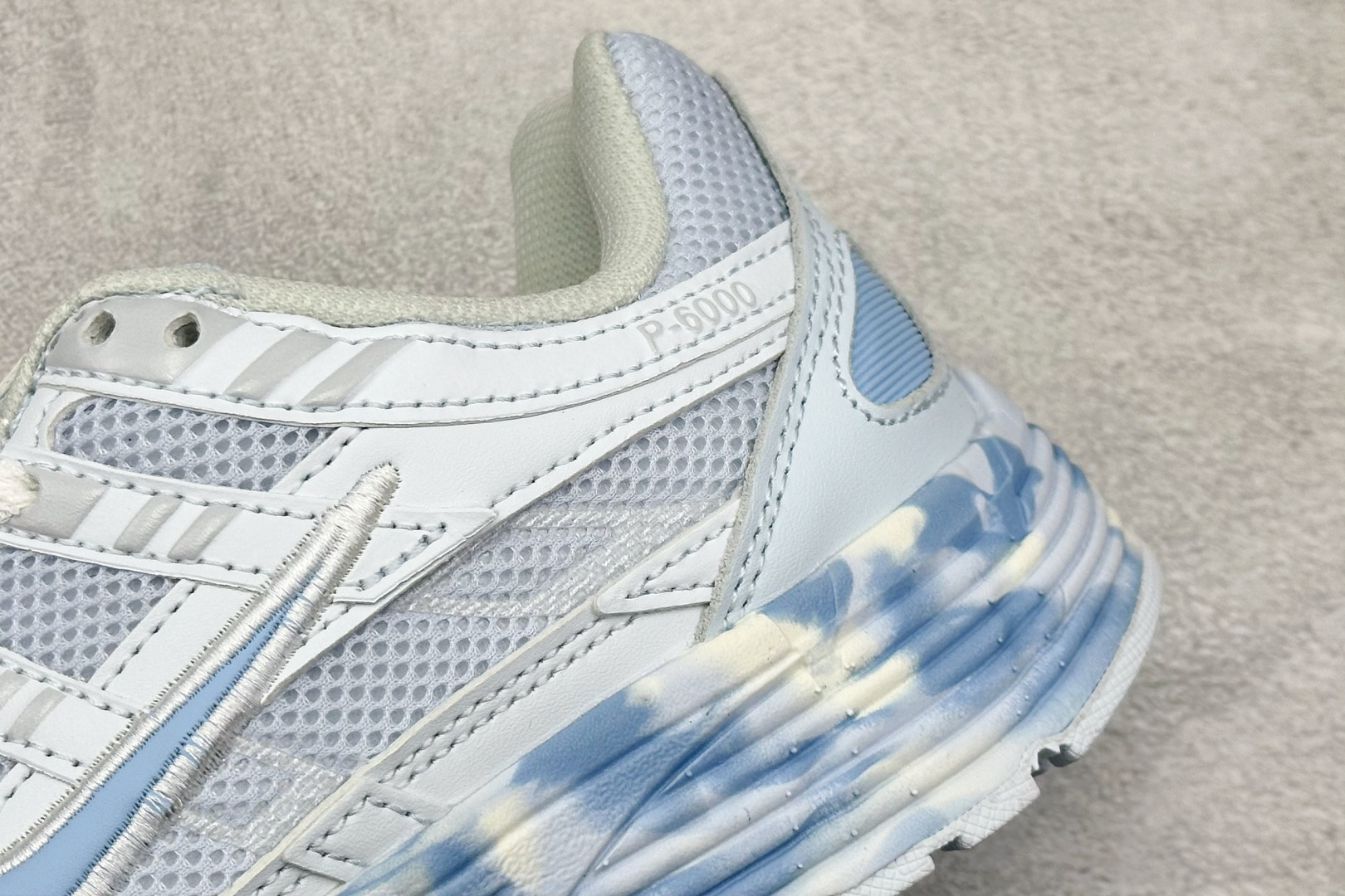 Nike P-6000 系列低帮复古老爹风休闲运动舒适慢跑鞋 CV2209-111