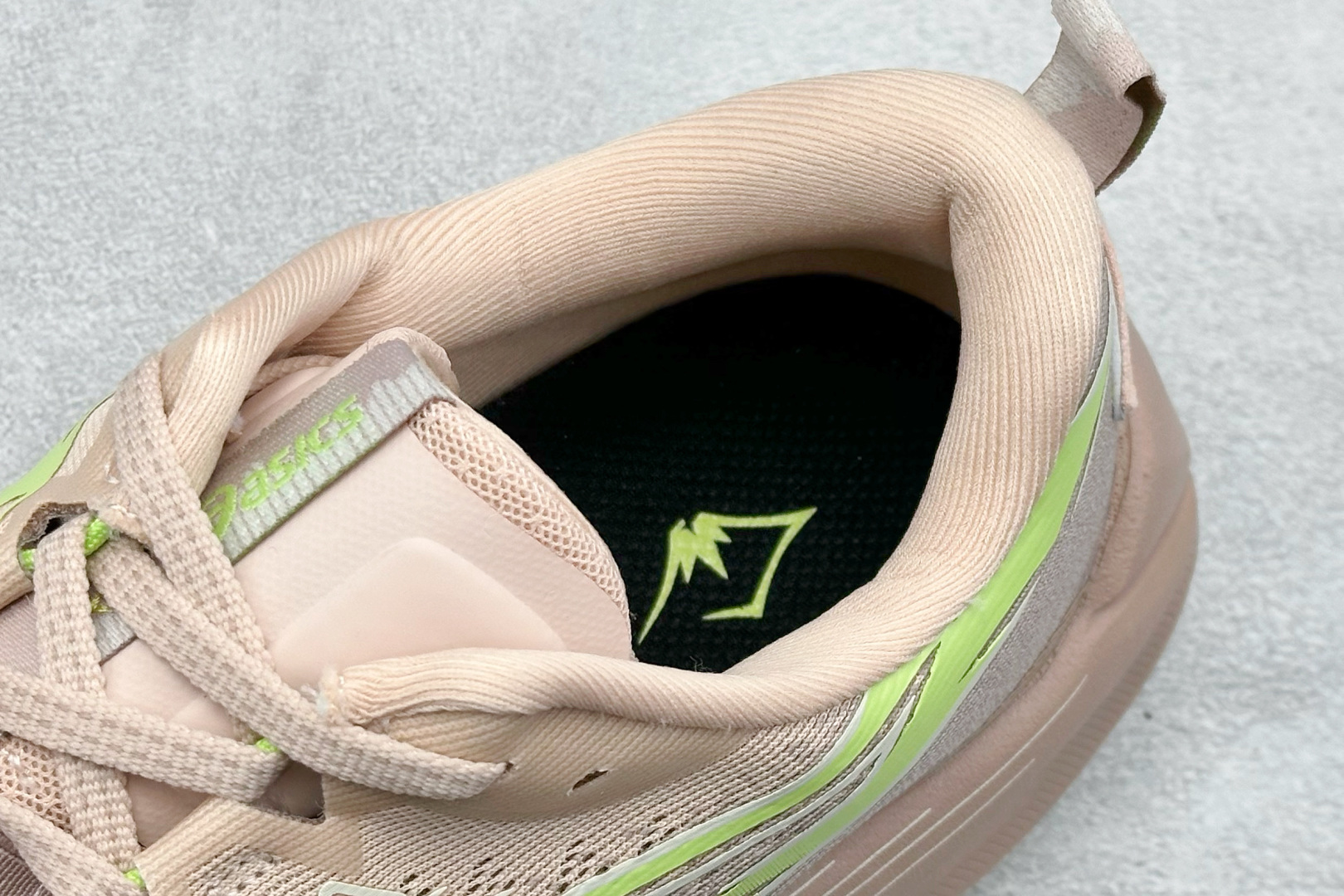 200 Asics Trabuco 4 亚瑟士运动休闲透气专业跑鞋 1012B769-700