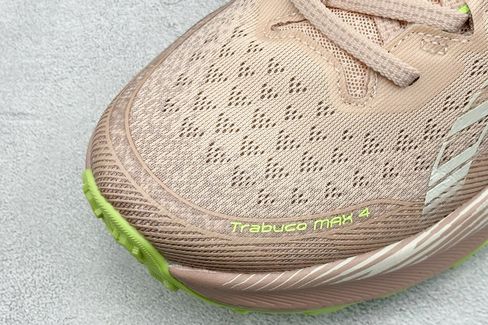 200 Asics Trabuco 4 亚瑟士运动休闲透气专业跑鞋 1012B769-700