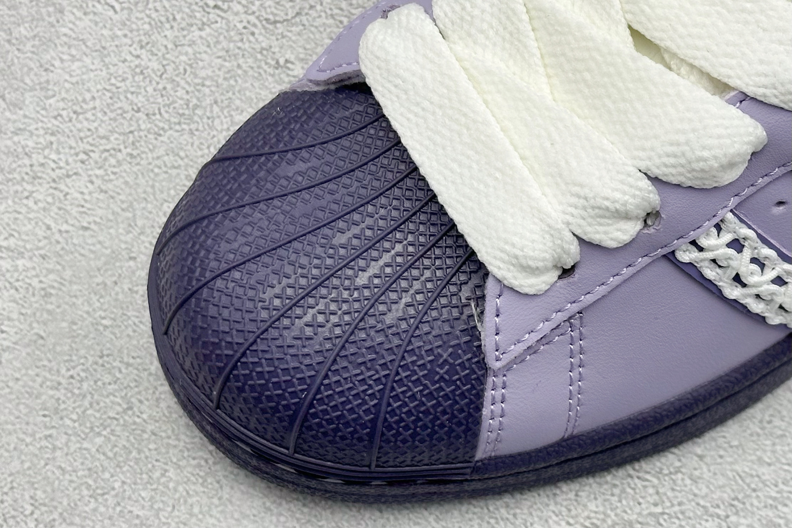 Adidas Originals Superstar 贝壳头 KJ4210