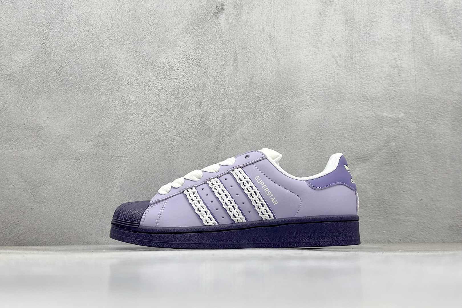 Adidas Originals Superstar 贝壳头 KJ4210