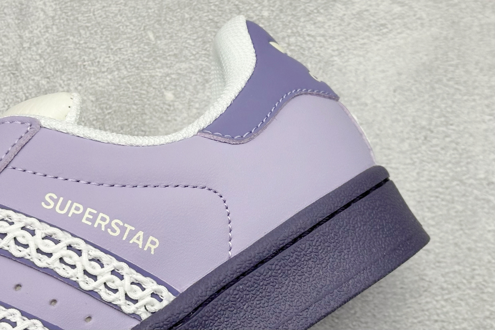 Adidas Originals Superstar 贝壳头 KJ4210