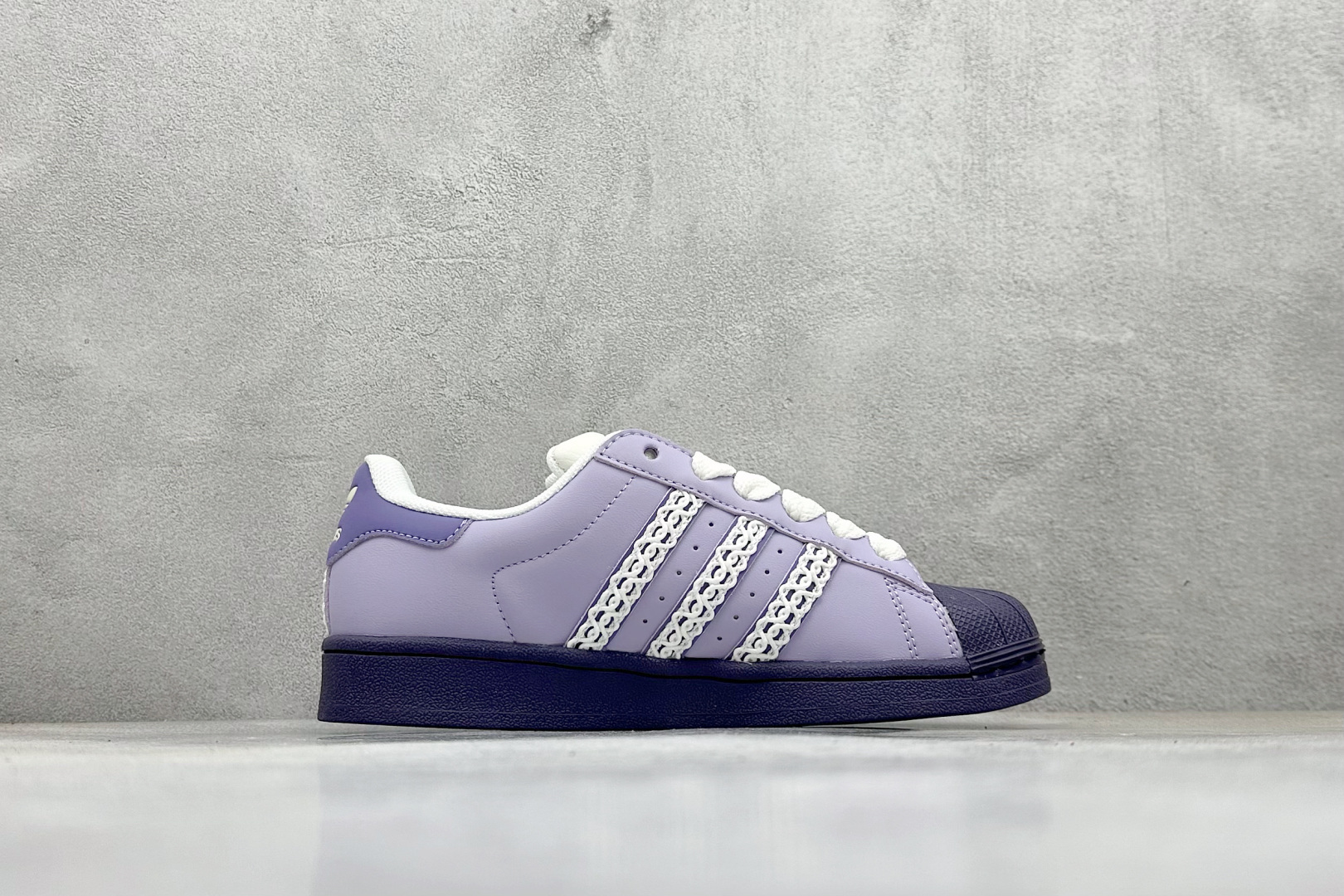 Adidas Originals Superstar 贝壳头 KJ4210