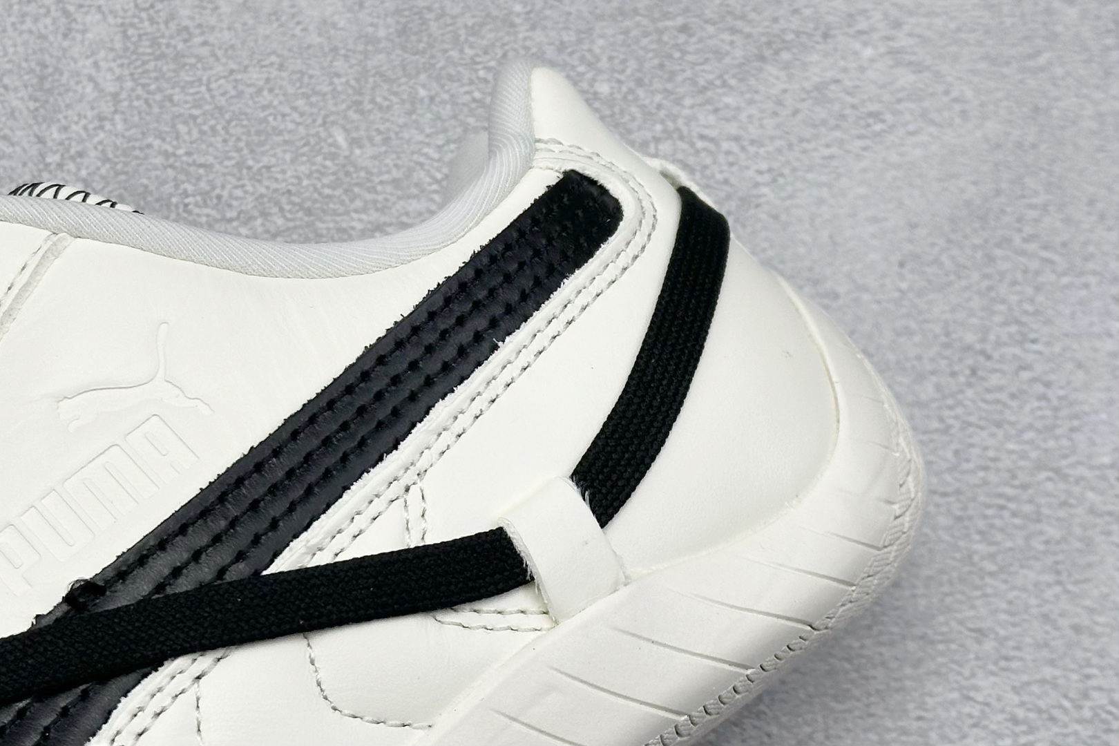 头层Rose x PUMA彪马 Speedcat 系列 联名款 赛车 德训双鞋带 绑带休闲运动低帮板鞋 404390-01