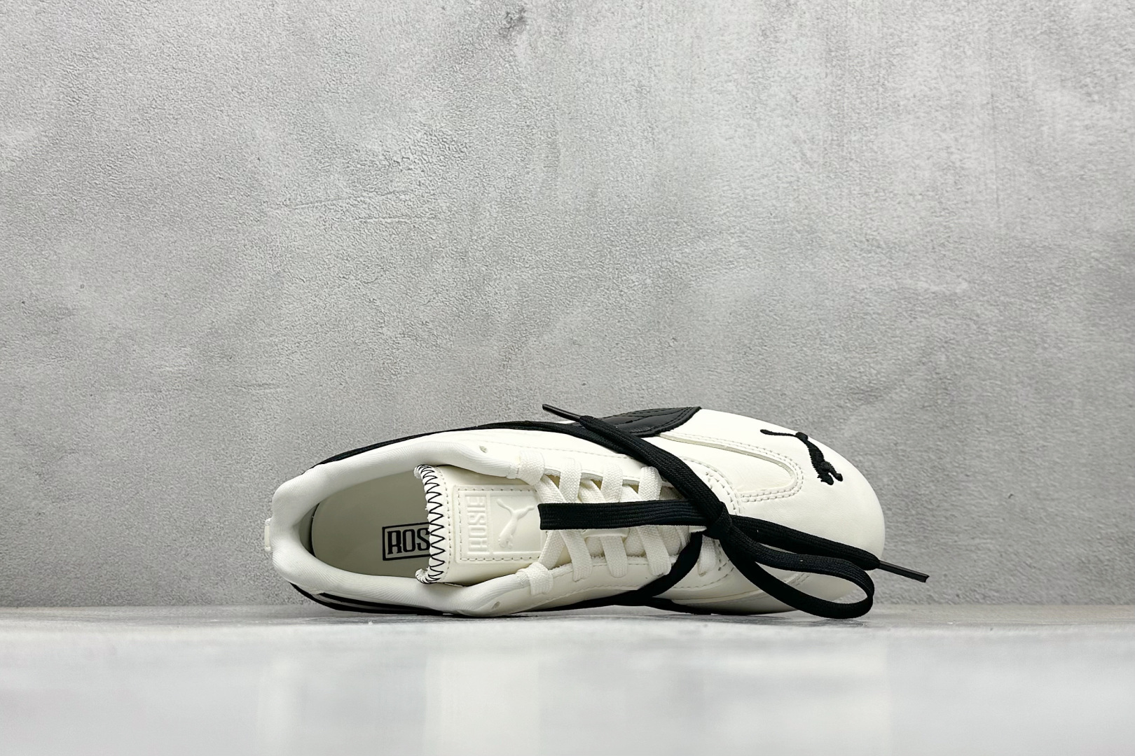 头层Rose x PUMA彪马 Speedcat 系列 联名款 赛车 德训双鞋带 绑带休闲运动低帮板鞋 404390-01