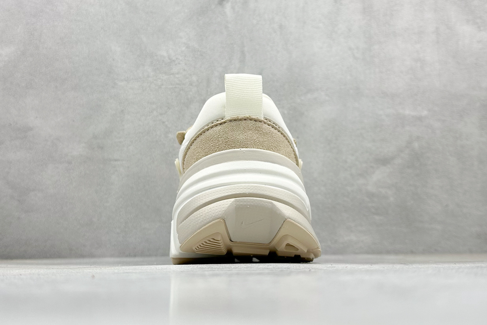 190 NK V2K Run 减震防滑复古低帮跑步鞋 HV3917-133