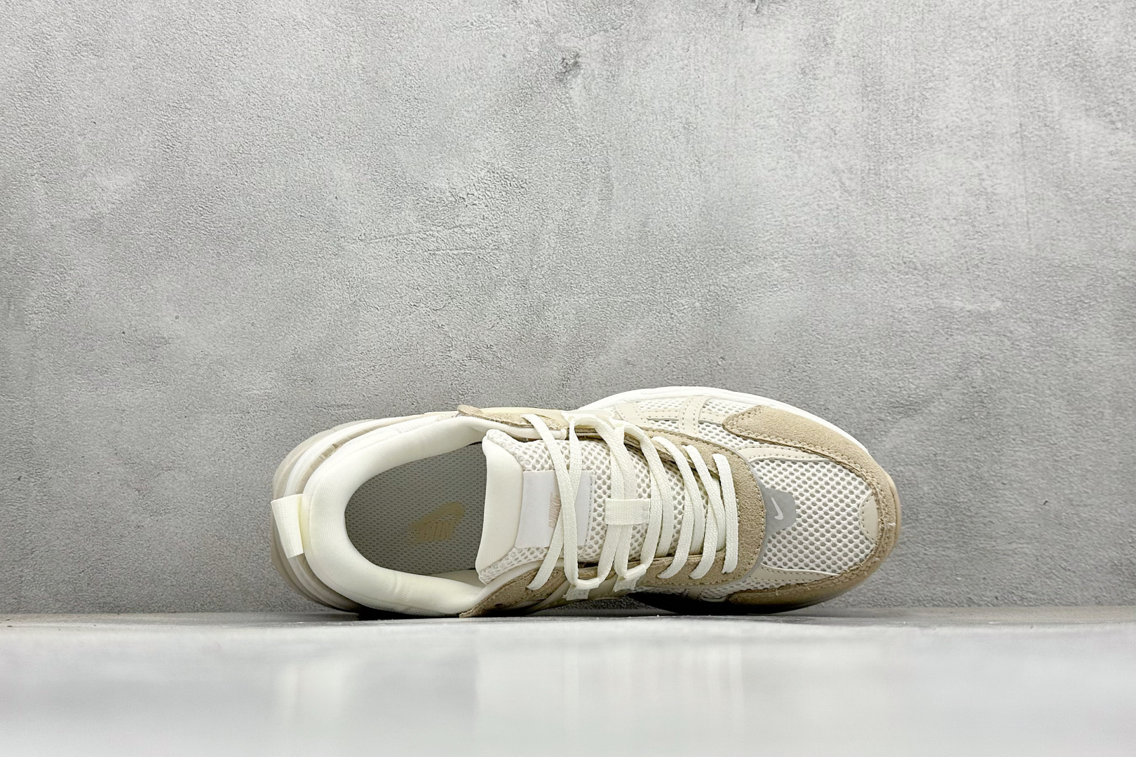 190 NK V2K Run 减震防滑复古低帮跑步鞋 HV3917-133