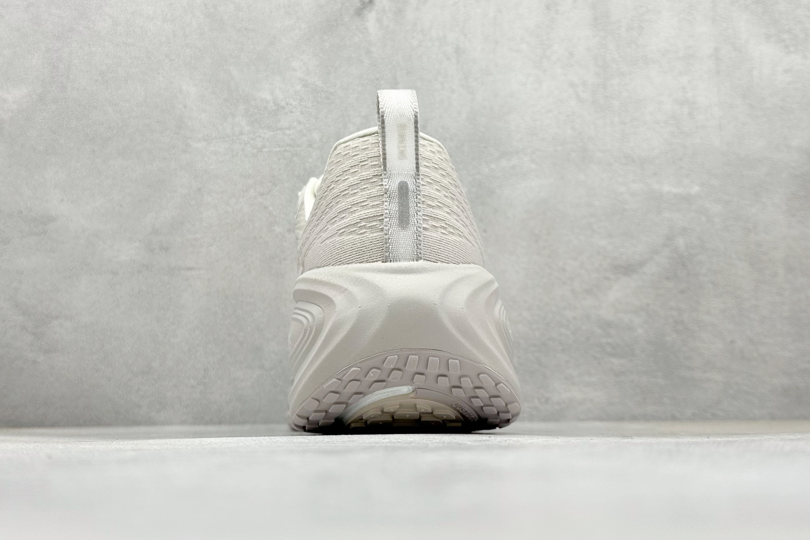 Nike Air Zoom Vomero Plus 耐克网面厚底气垫跑鞋 HV8150-001