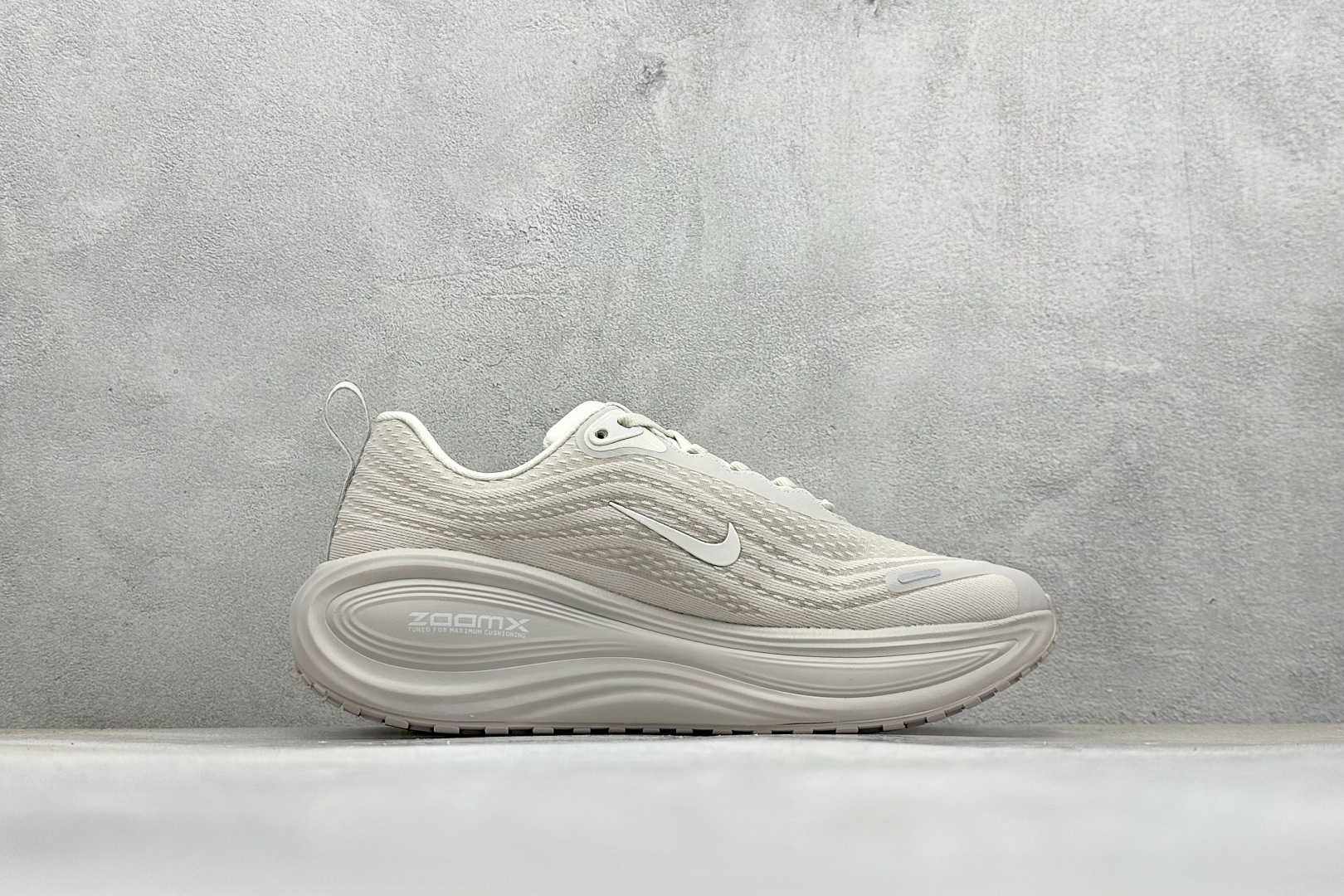 Nike Air Zoom Vomero Plus 耐克网面厚底气垫跑鞋 HV8150-001