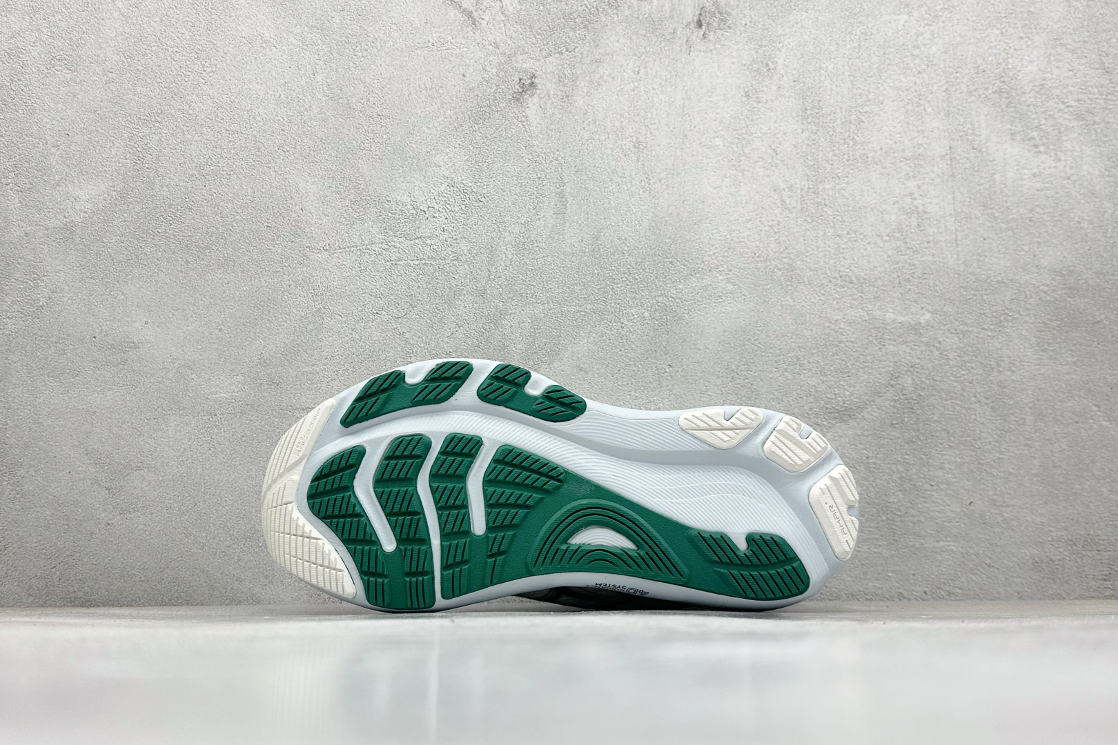 180 Asics Gel-Kayano 31代 运动休闲透气专业跑鞋 1011C052-102