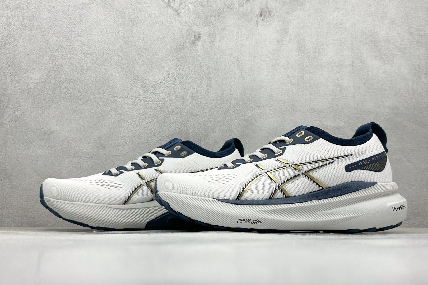 180 Asics Gel-Kayano 31代 运动休闲透气专业跑鞋 1011B995-021