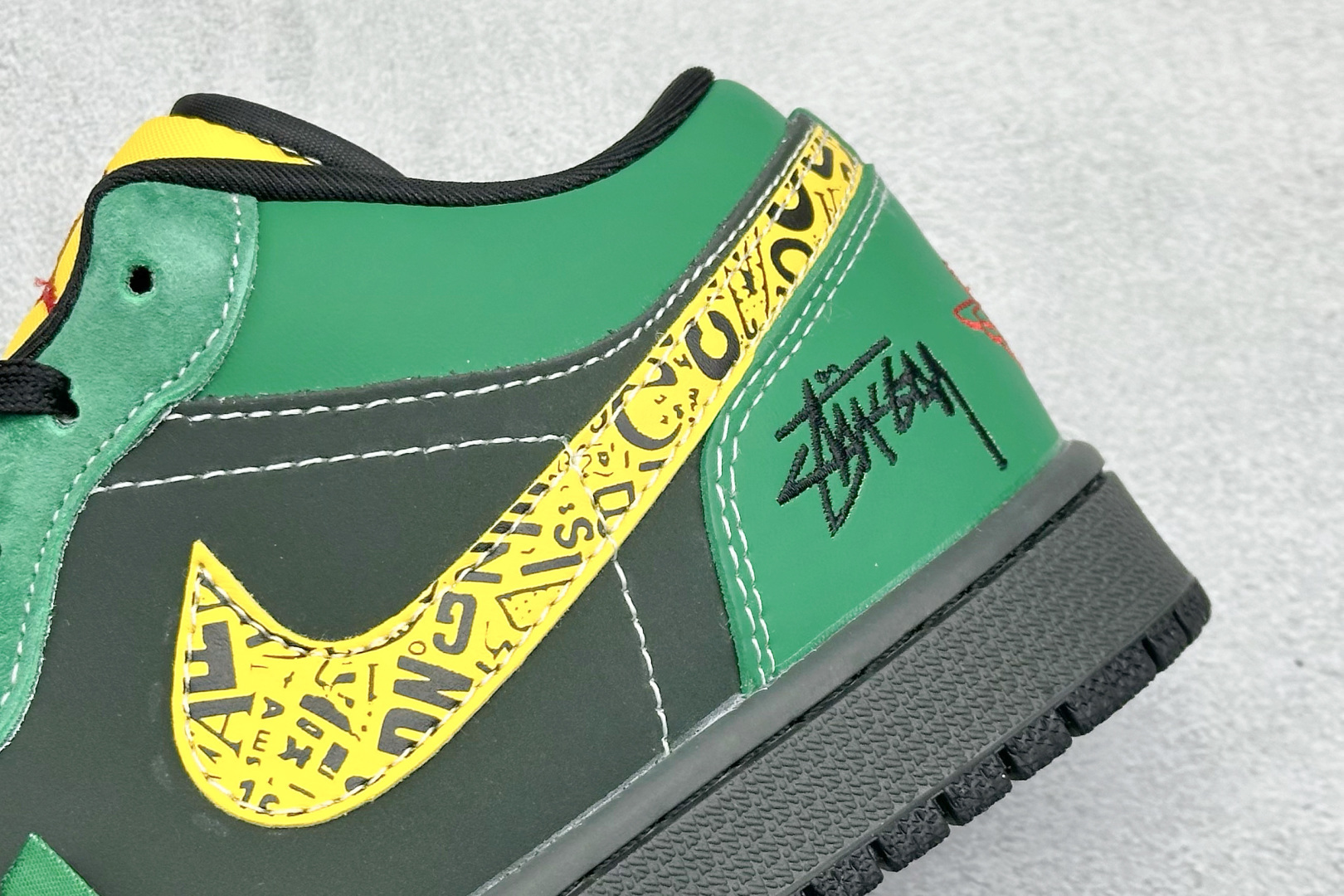 XC版NK AIR JORDAN 1 LOW斯图西联名 低帮休闲板鞋 LR8888-011