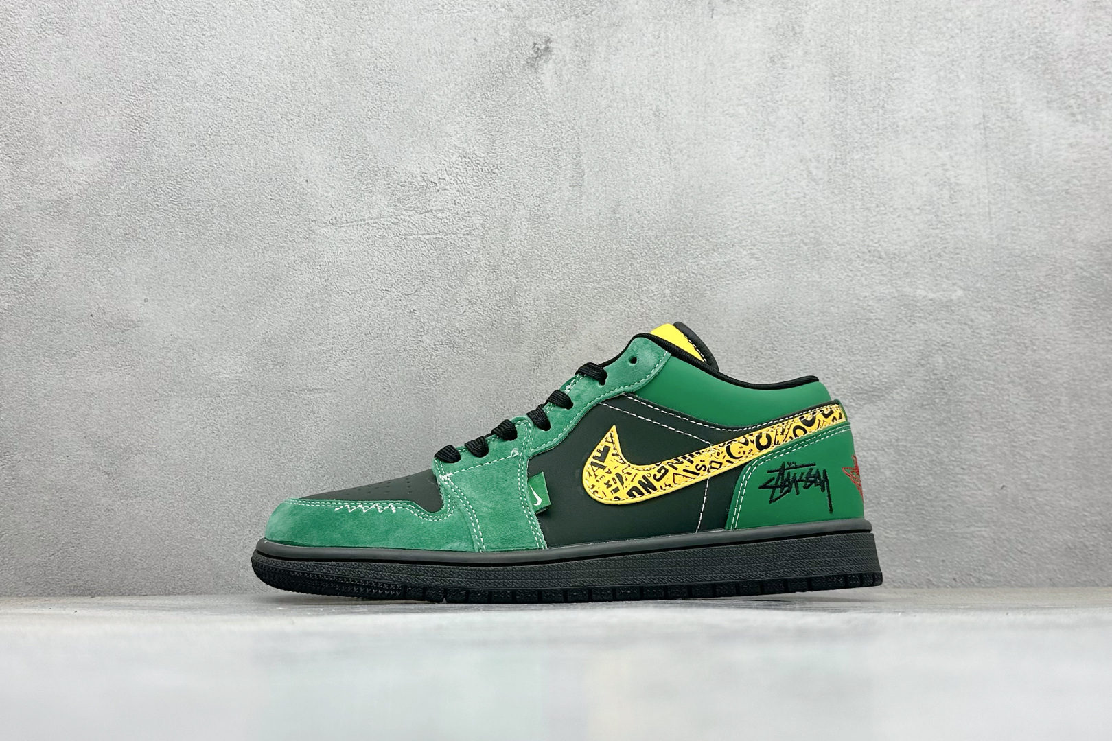 XC版NK AIR JORDAN 1 LOW斯图西联名 低帮休闲板鞋 LR8888-011