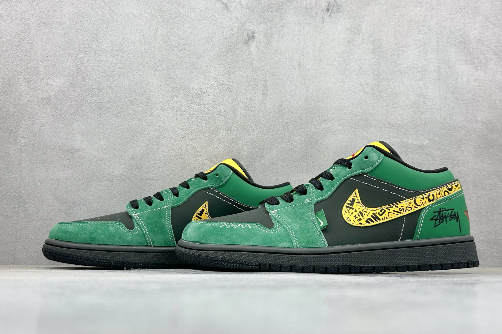 XC版NK AIR JORDAN 1 LOW斯图西联名 低帮休闲板鞋 LR8888-011