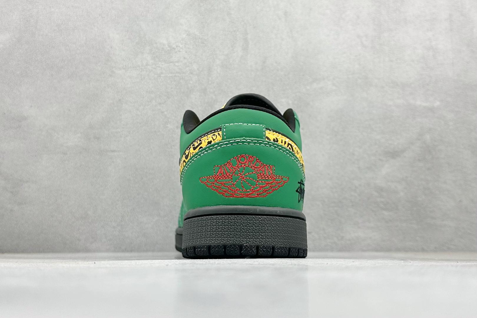 XC版NK AIR JORDAN 1 LOW斯图西联名 低帮休闲板鞋 LR8888-011