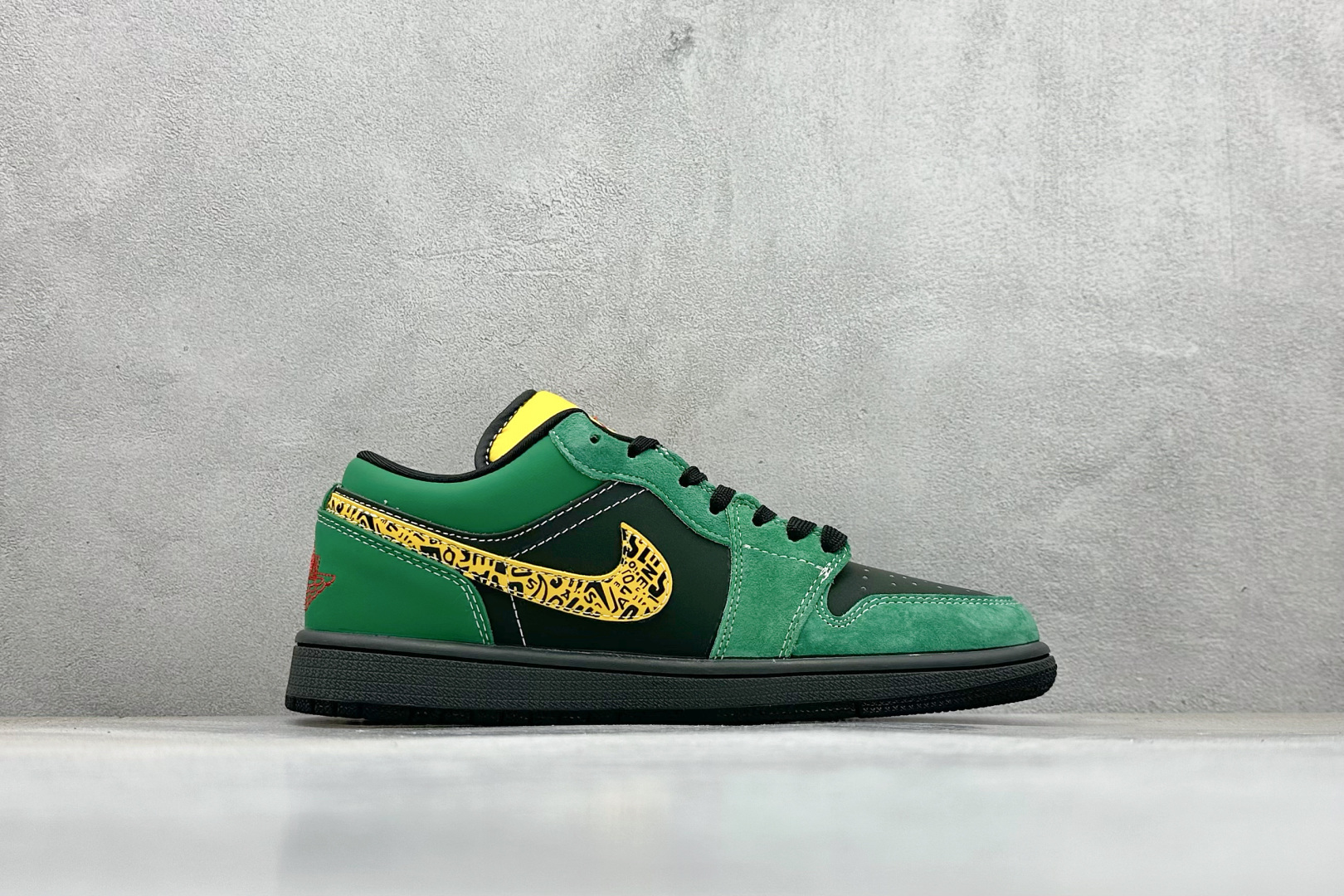 XC版NK AIR JORDAN 1 LOW斯图西联名 低帮休闲板鞋 LR8888-011