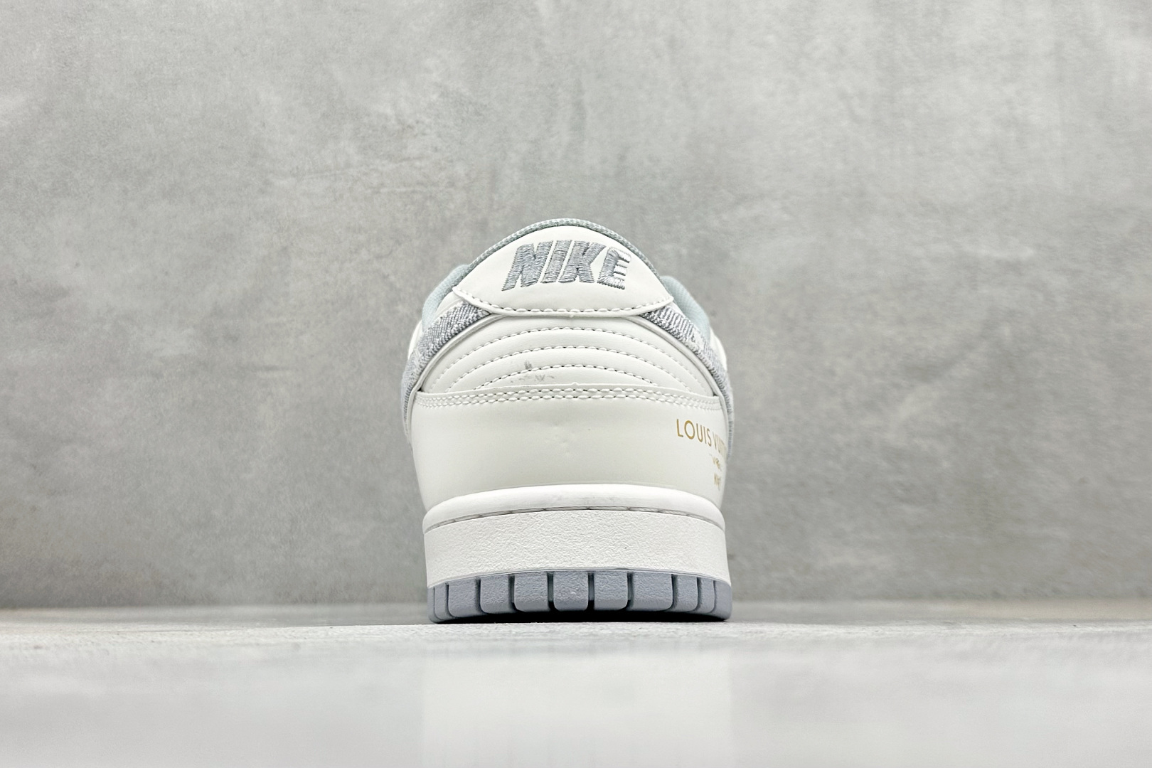 XC版Nike SB Dunk Low LV联名 灰牛仔勾 周年高端定制 低帮休闲板鞋 CS1688-126