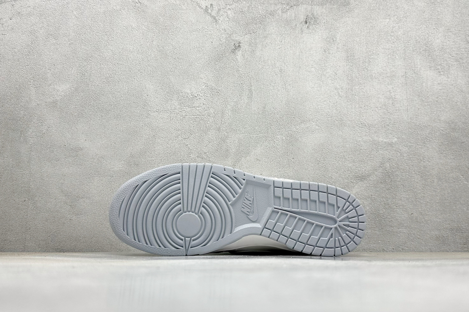 XC版Nike SB Dunk Low LV联名 灰牛仔勾 周年高端定制 低帮休闲板鞋 CS1688-126