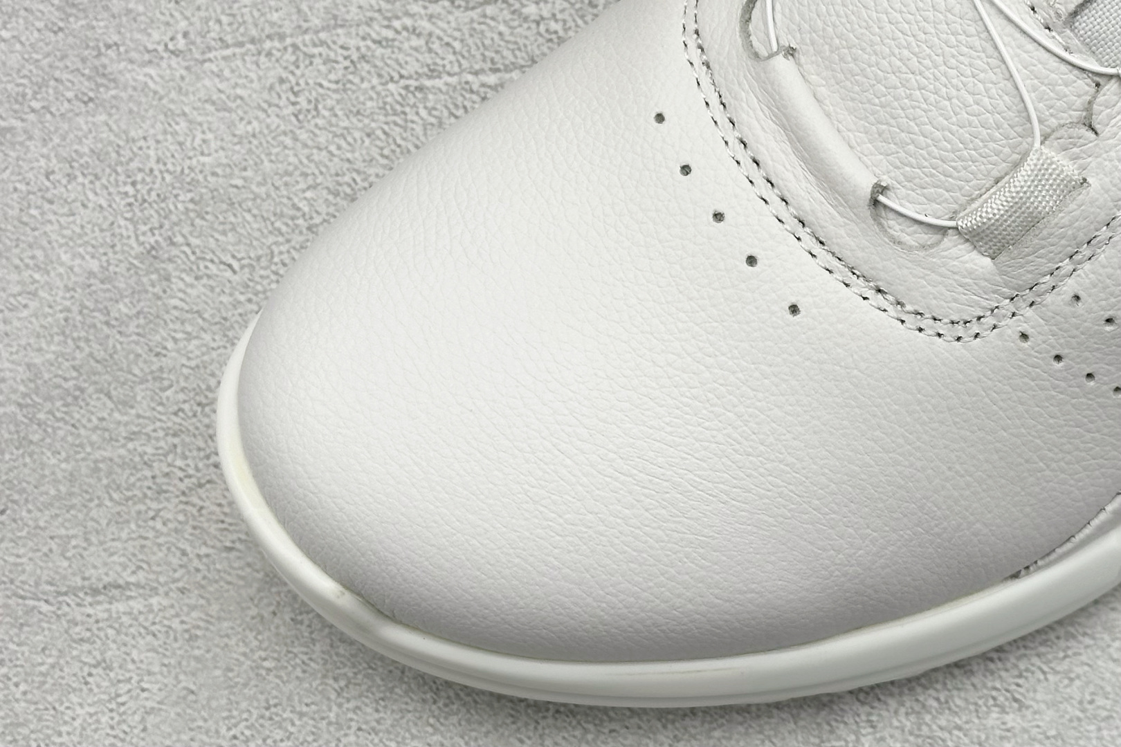 300 ECCO爱步男鞋 夏季运动鞋潮酷时尚跑步鞋 800874