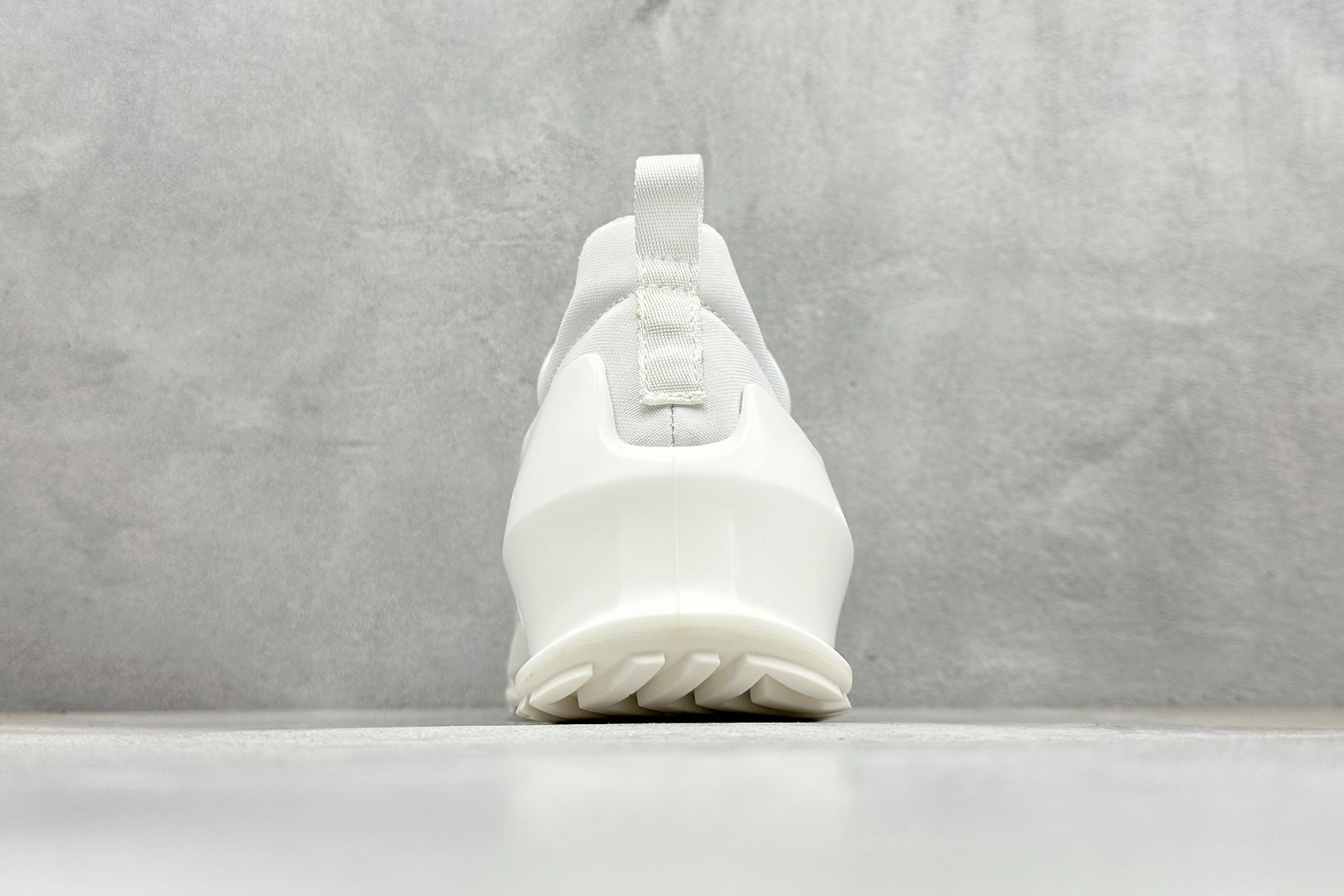 300 ECCO爱步男鞋 夏季运动鞋潮酷时尚跑步鞋 800874