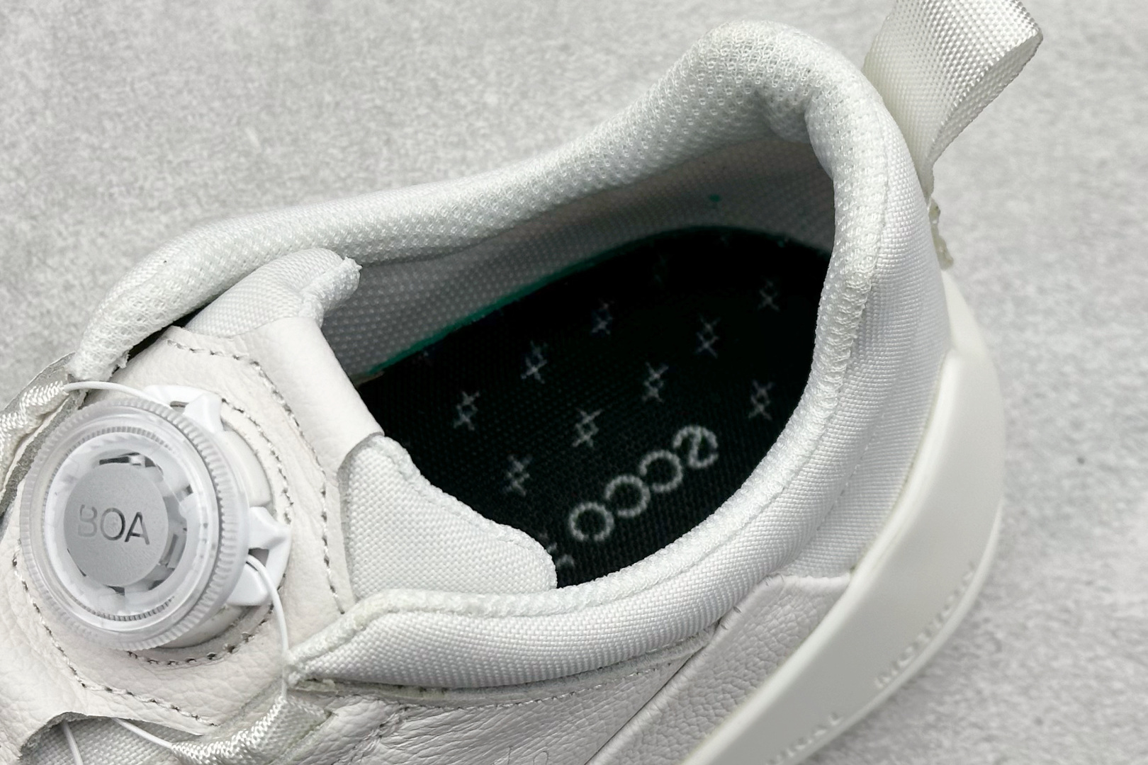 300 ECCO爱步男鞋 夏季运动鞋潮酷时尚跑步鞋 800874