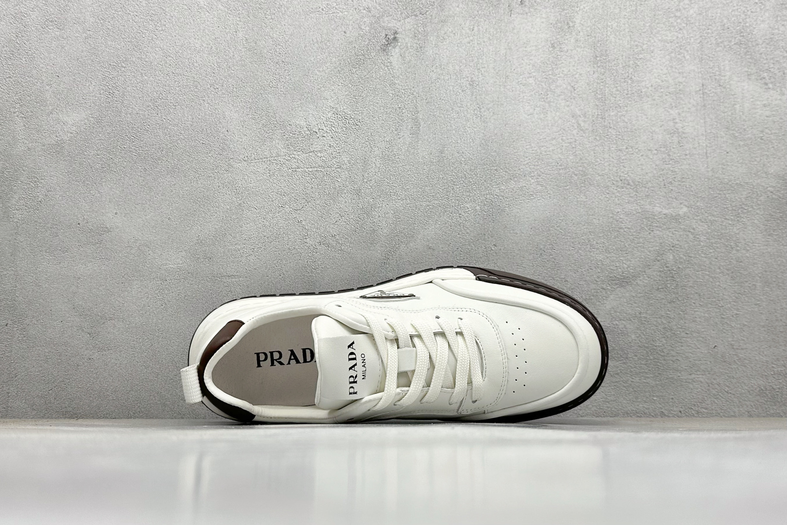 420 PRADA 普拉达 厚底徽标 低帮休闲运动鞋