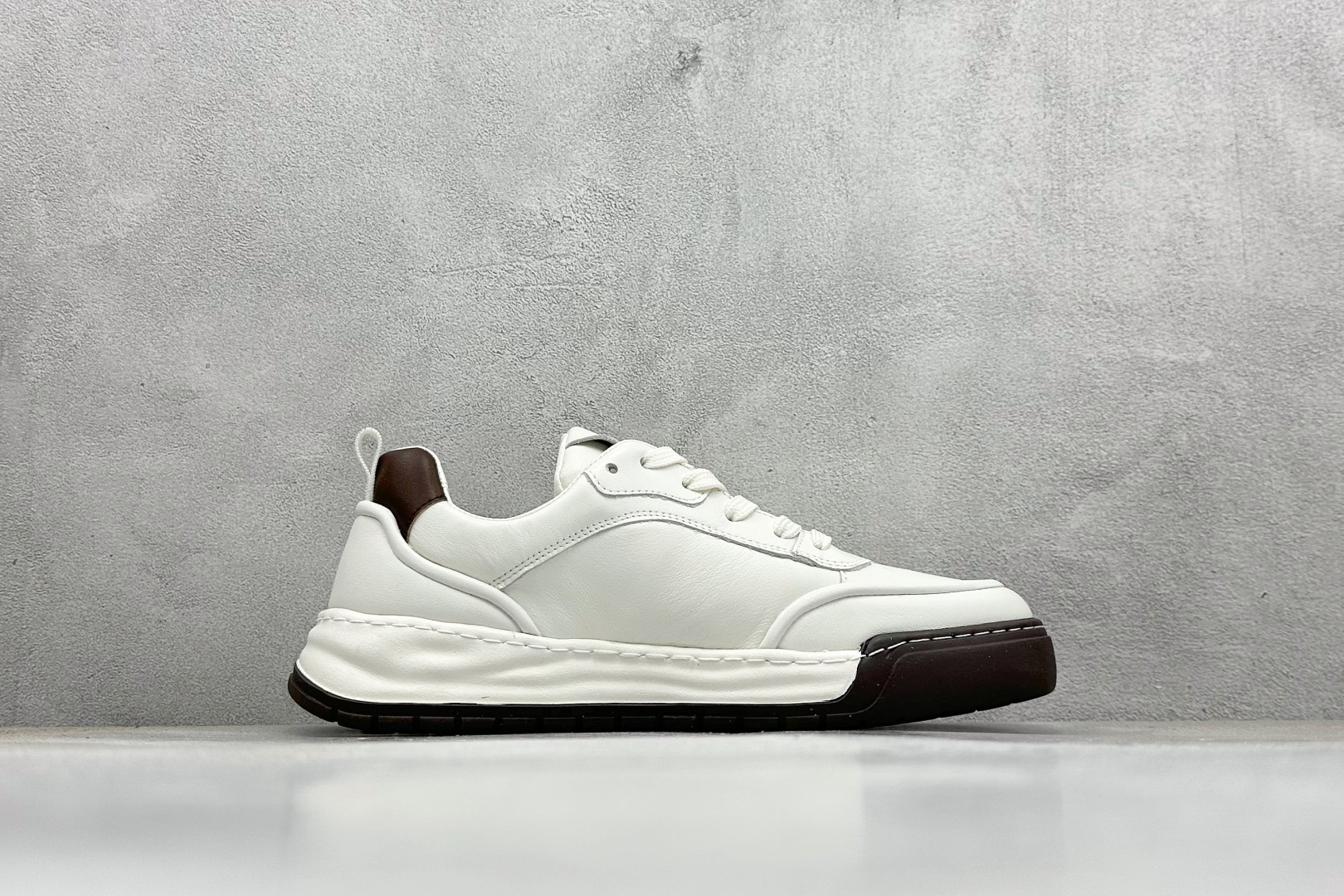 420 PRADA 普拉达 厚底徽标 低帮休闲运动鞋