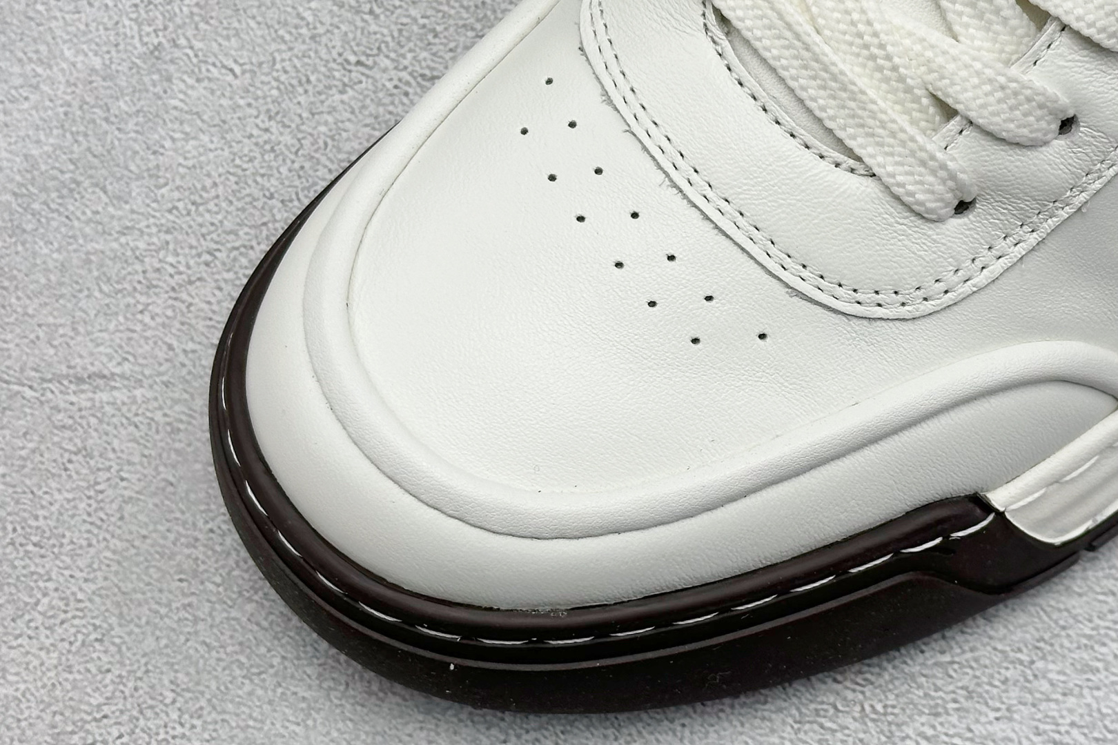 420 PRADA 普拉达 厚底徽标 低帮休闲运动鞋