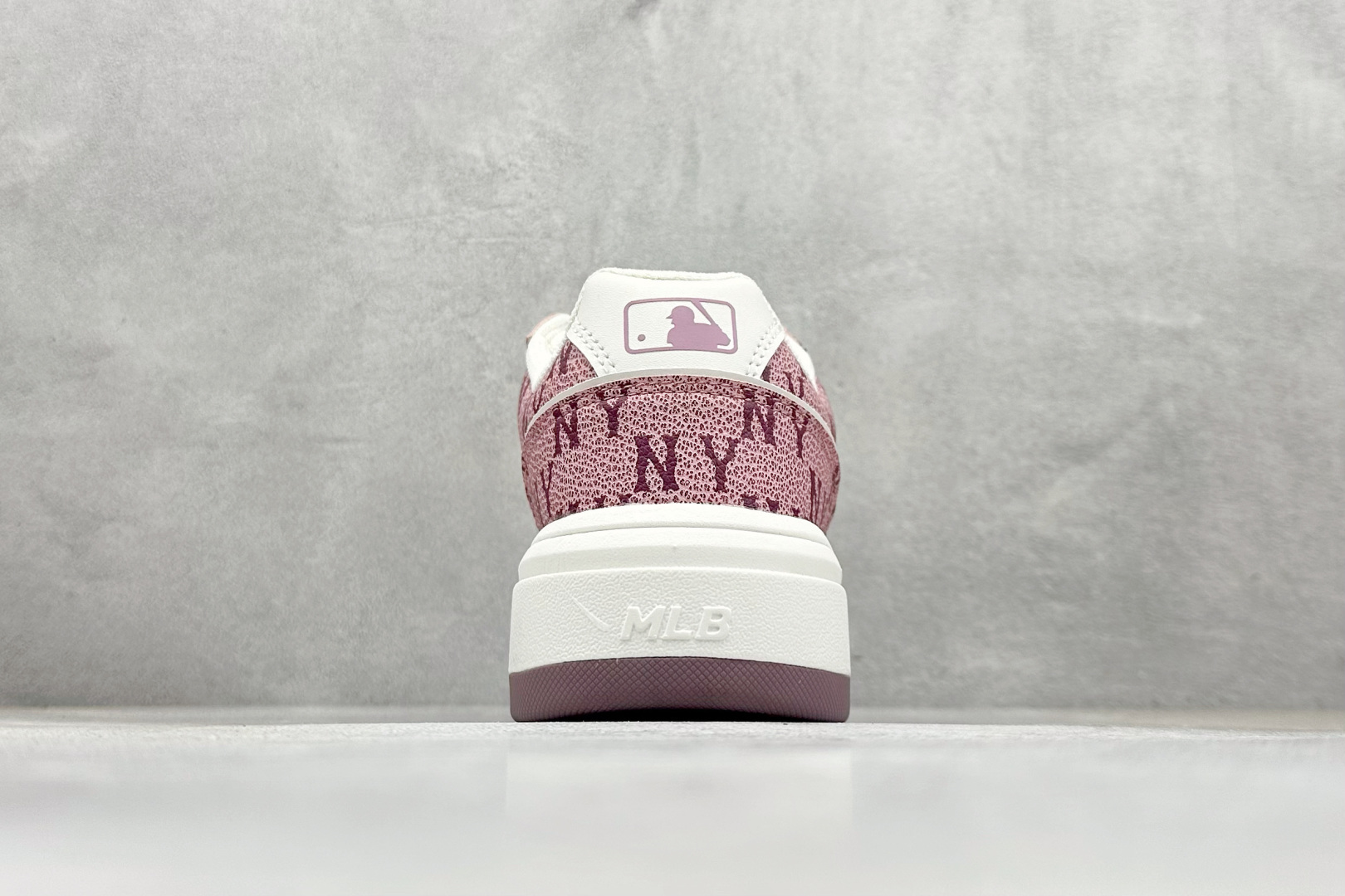 180 MLB CHUNKY LINER EMBO MONOGRAM 纽约洋基队 潮流时尚厚底运动鞋 3ASXP025N