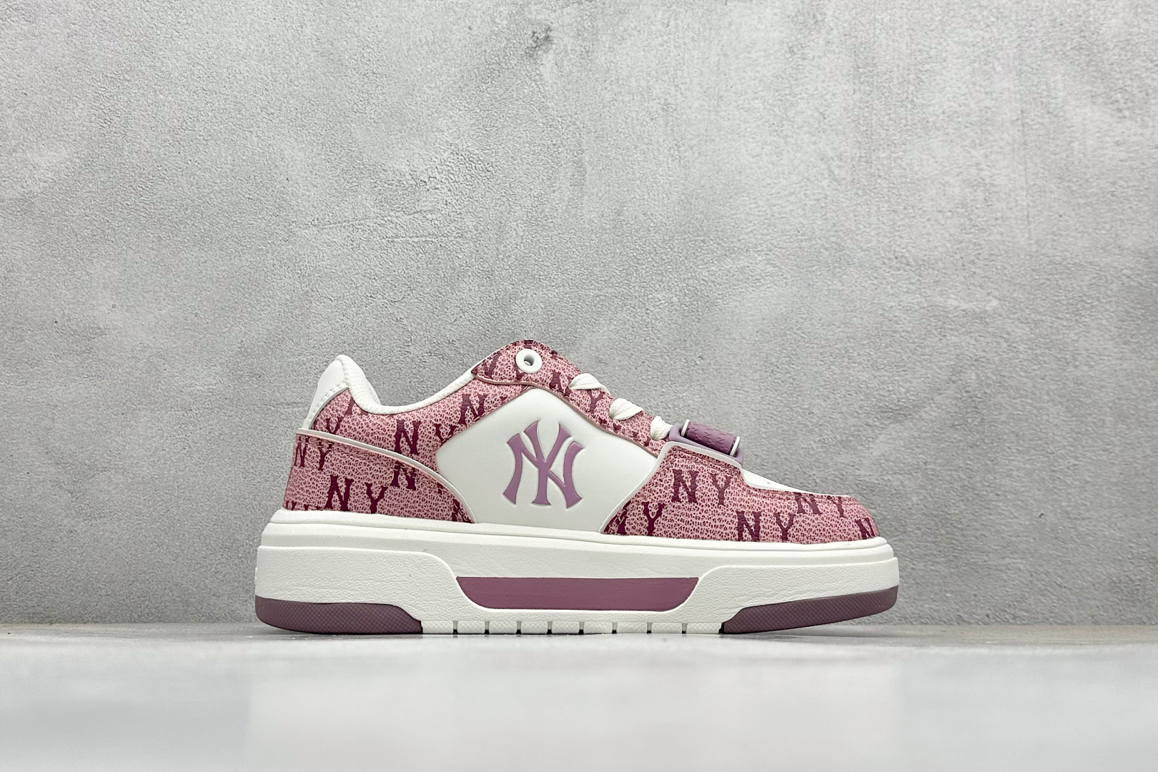 180 MLB CHUNKY LINER EMBO MONOGRAM 纽约洋基队 潮流时尚厚底运动鞋 3ASXP025N