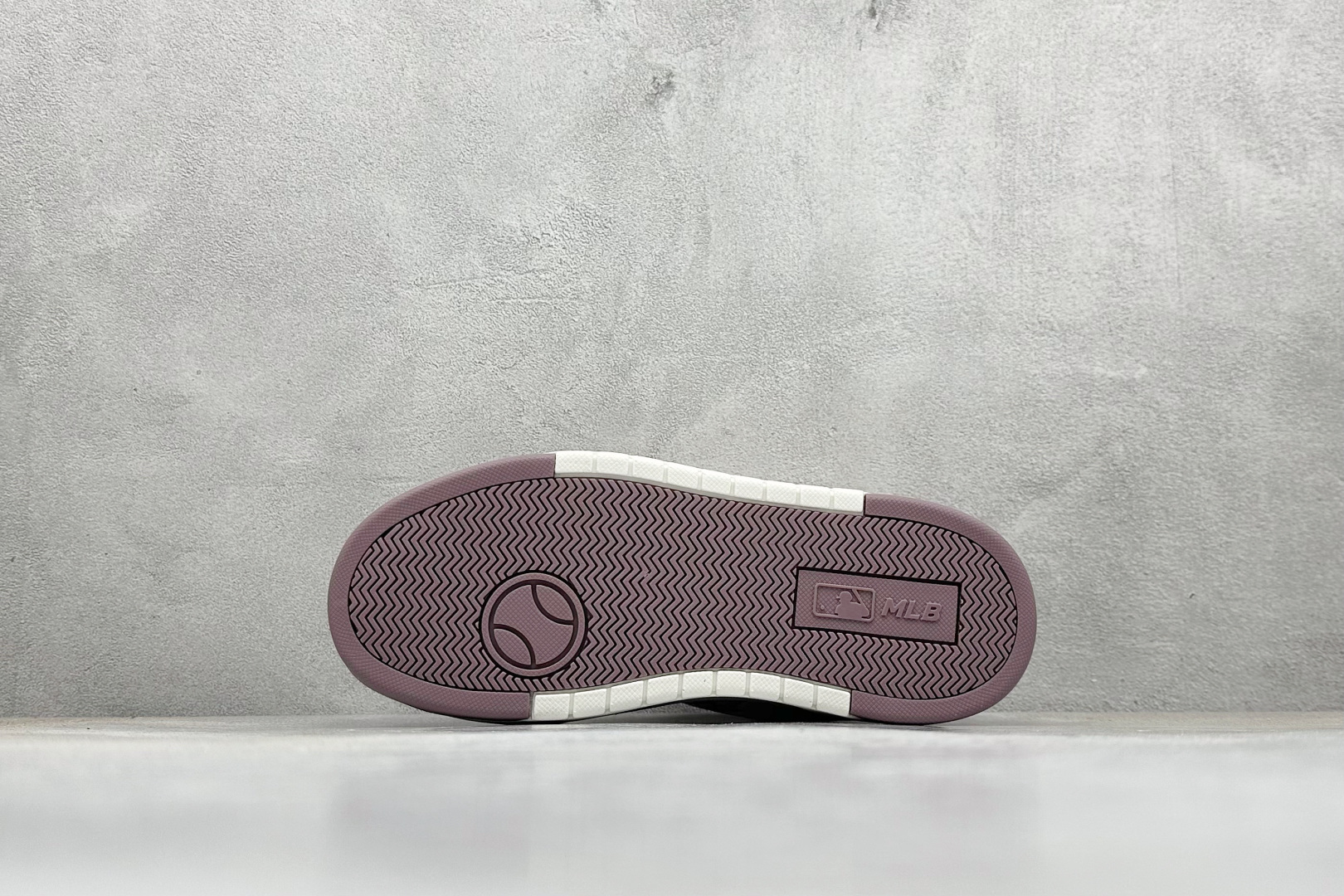 180 MLB CHUNKY LINER EMBO MONOGRAM 纽约洋基队 潮流时尚厚底运动鞋 3ASXP025N