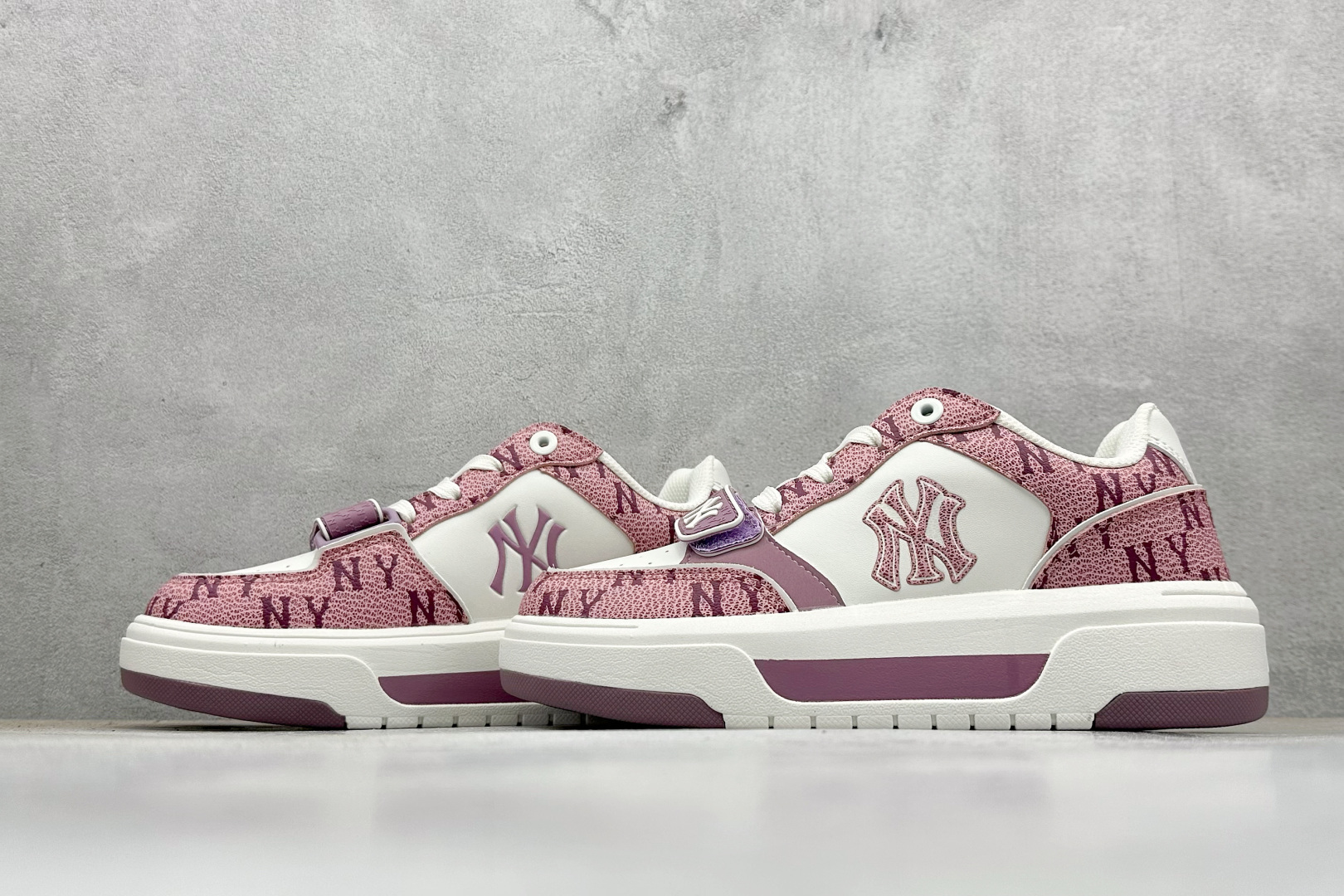 180 MLB CHUNKY LINER EMBO MONOGRAM 纽约洋基队 潮流时尚厚底运动鞋 3ASXP025N