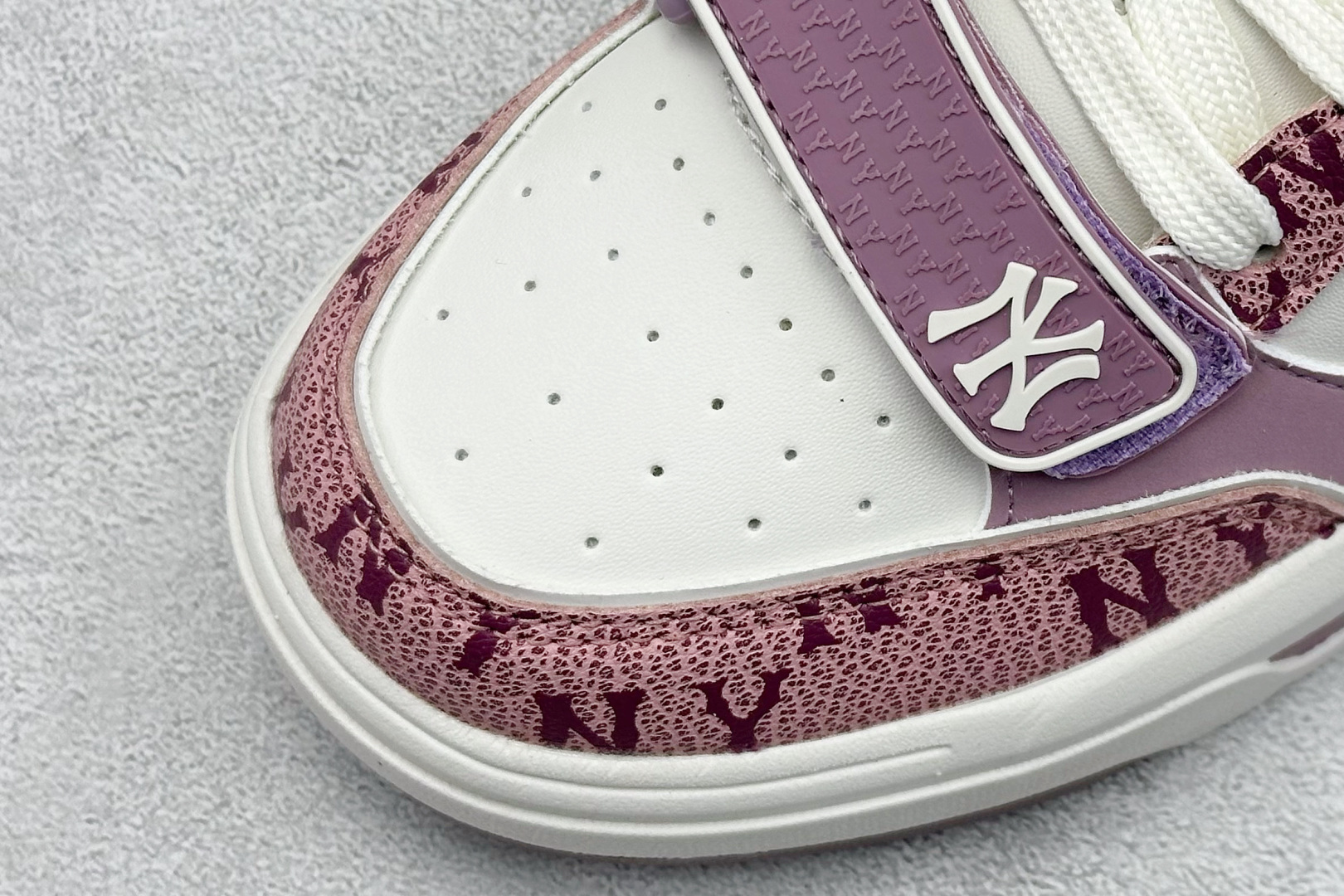 180 MLB CHUNKY LINER EMBO MONOGRAM 纽约洋基队 潮流时尚厚底运动鞋 3ASXP025N