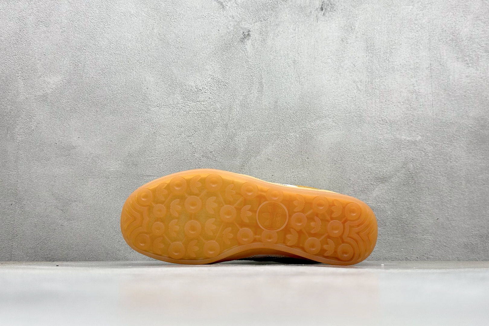 Bad Bunny x Adidas Gazelle Indoor 联名款 三叶草复古休闲防滑耐磨低帮板鞋 JS5051